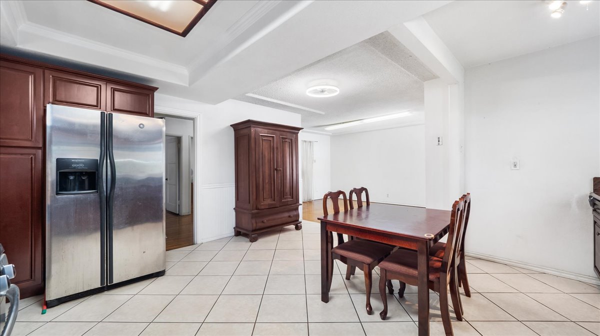 Gardena, California, 90249, United States, 3 Bedrooms Bedrooms, ,3 BathroomsBathrooms,Residential,For Sale,1937930