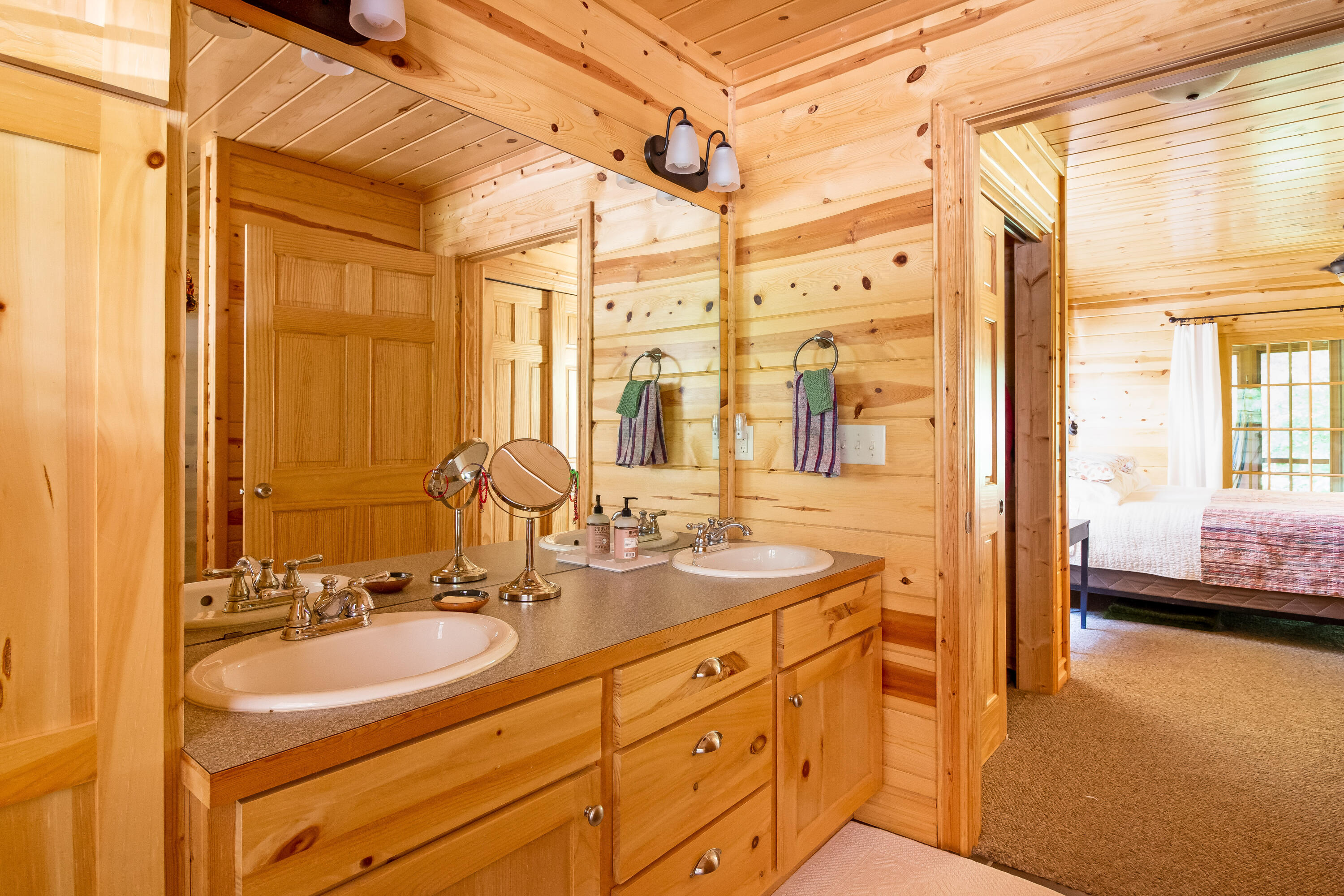 Saugatuck, Michigan, 49453, United States, 3 Bedrooms Bedrooms, ,3 BathroomsBathrooms,Residential,For Sale,1981176