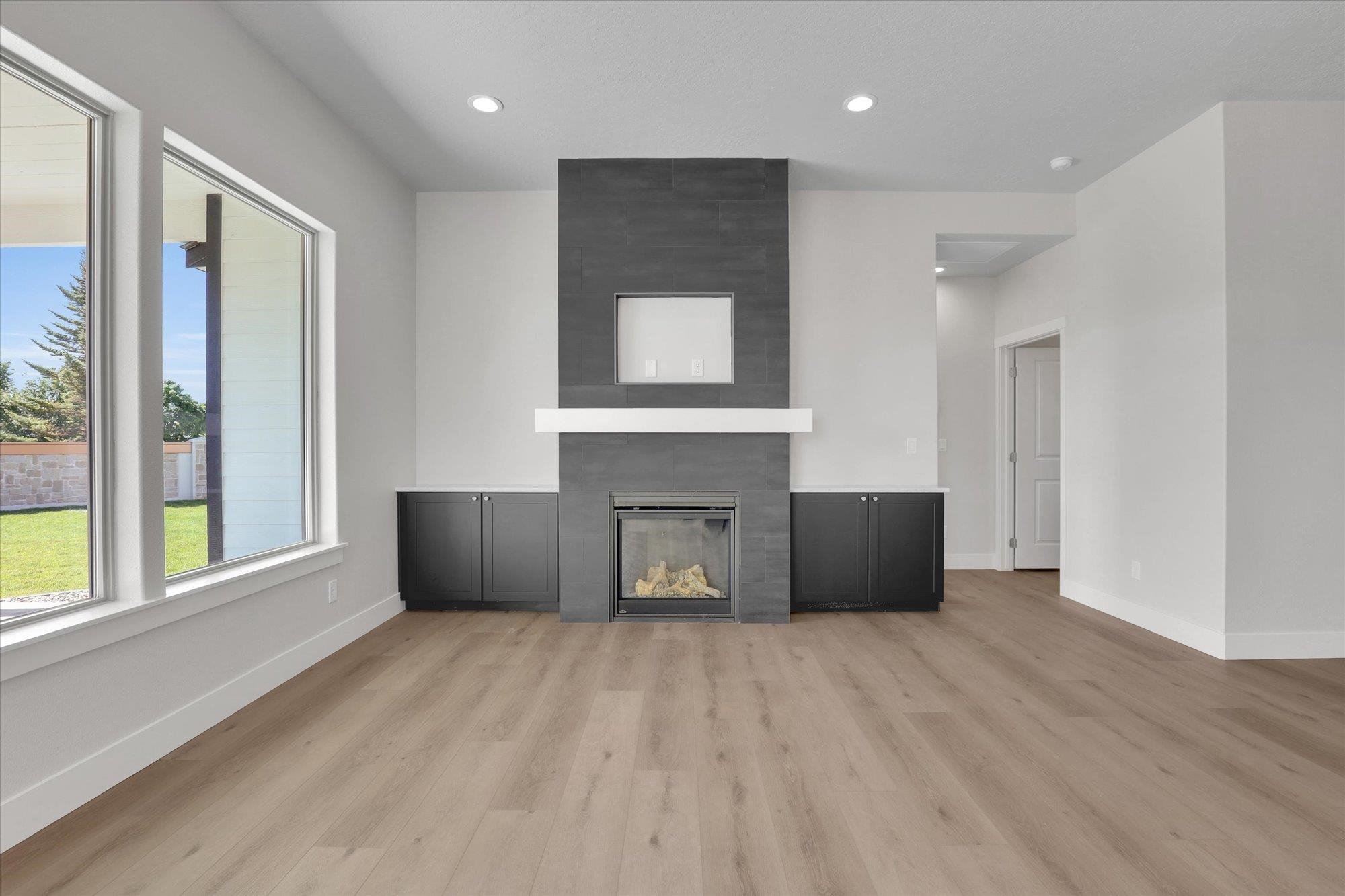 Deer Park, Washington, 99006, United States, 3 Bedrooms Bedrooms, ,2 BathroomsBathrooms,Residential,For Sale,1963101