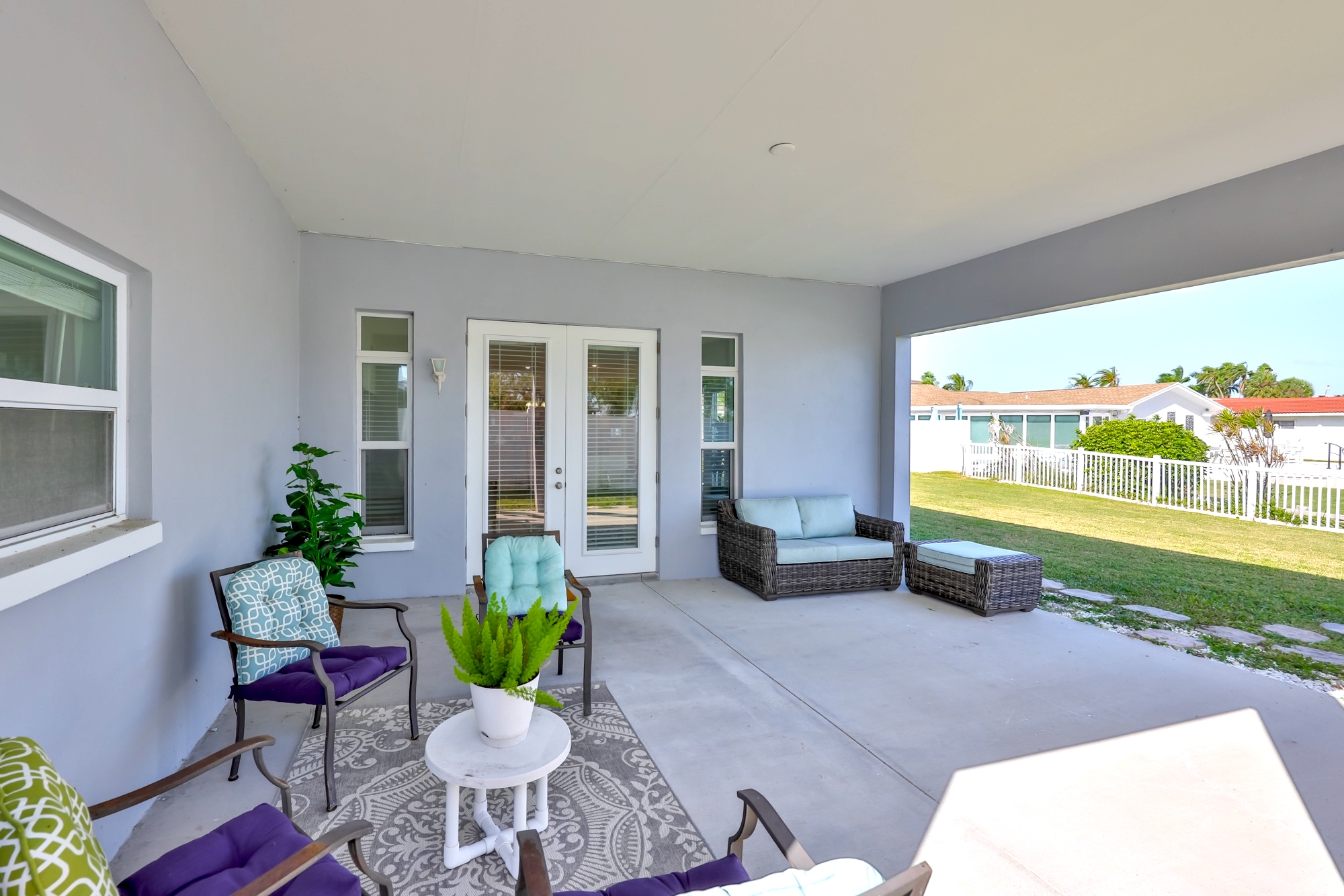 Treasure Island, Florida, 33706, United States, 3 Bedrooms Bedrooms, ,2 BathroomsBathrooms,Residential,For Sale,1982782