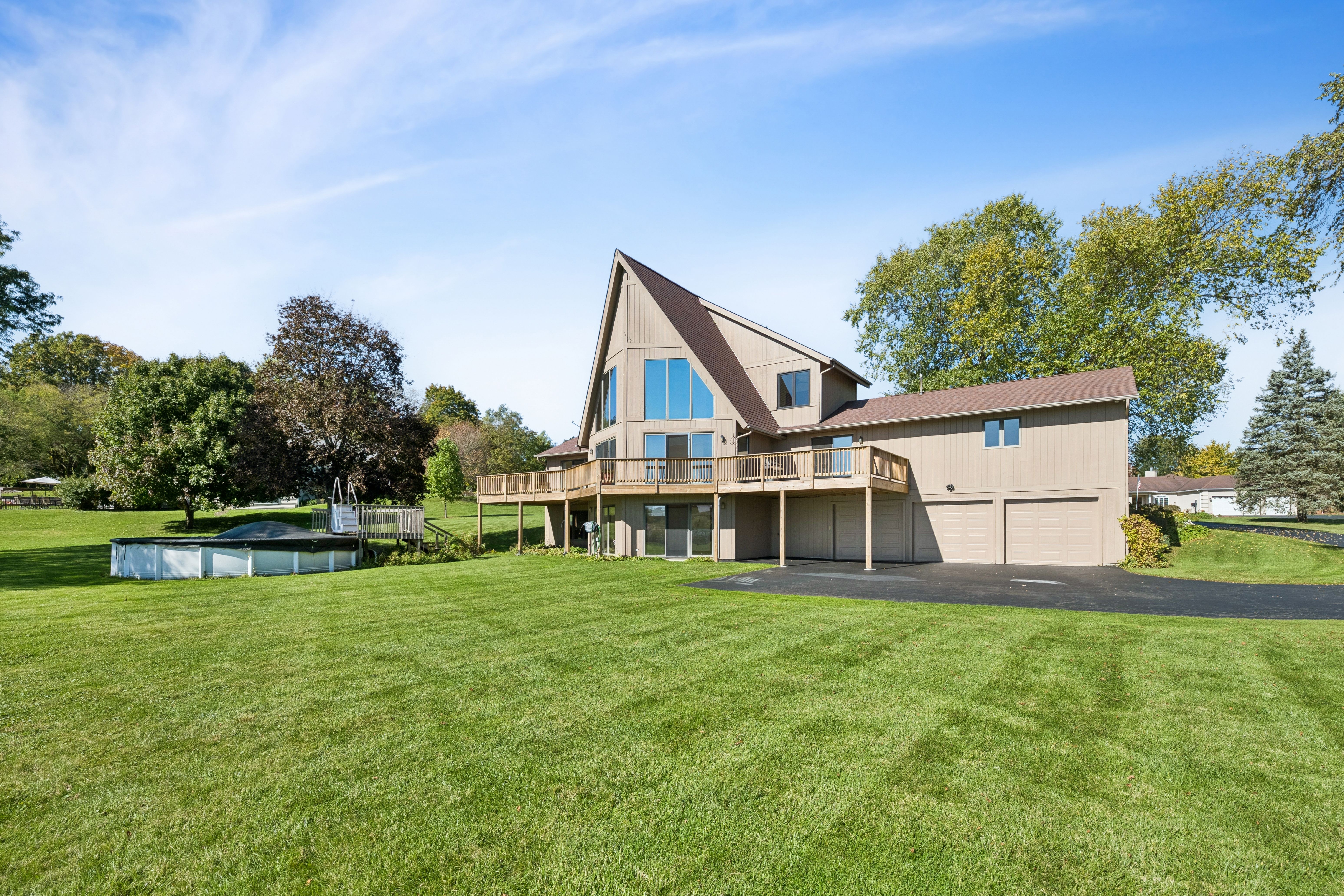  Magnificent Custom Built Home on a Quiet Lake - 物件實景