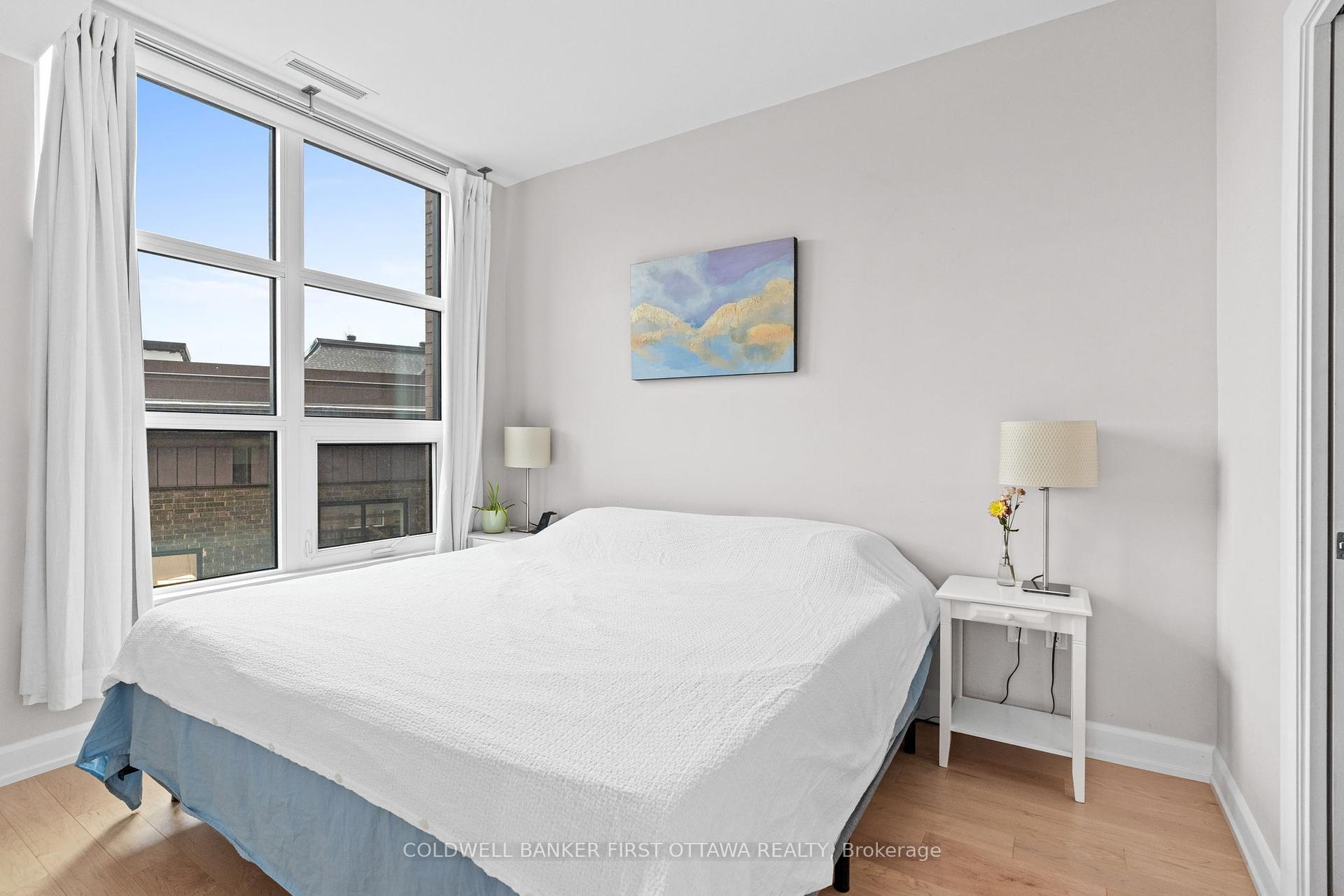 WEST CENTRE TOWN, Ontario, K1Y 4G9, CA, 2 Bedrooms Bedrooms, ,Residential,For Sale,1950292