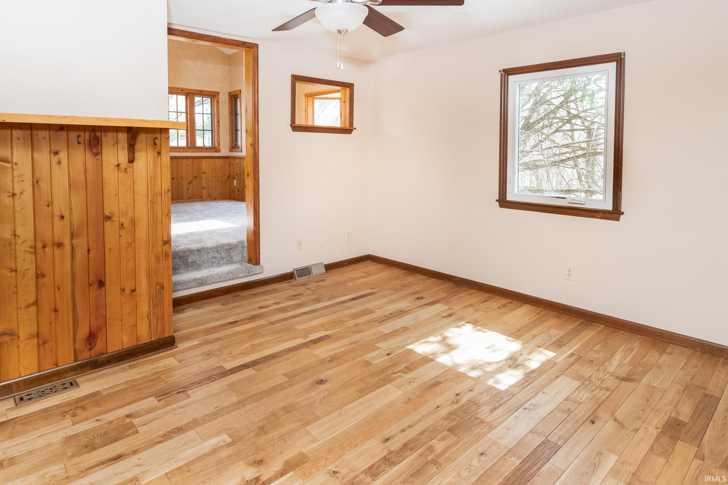 Bloomington, Indiana, 47401, United States, 8 Bedrooms Bedrooms, ,5 BathroomsBathrooms,Residential,For Sale,1988633