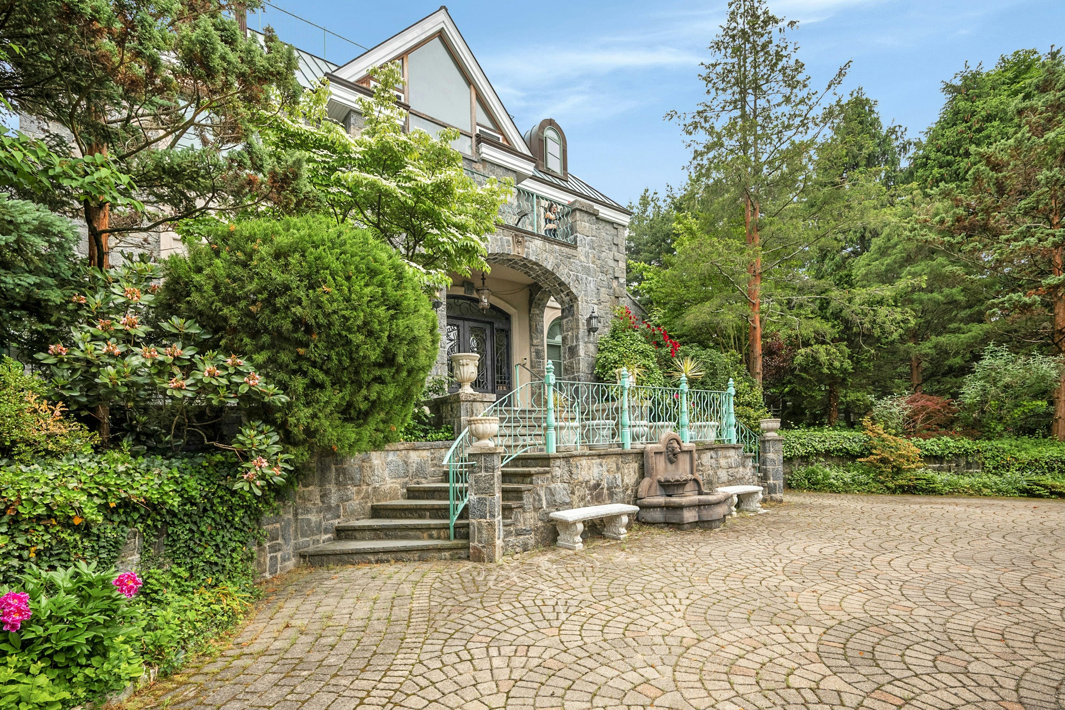  5440 Independence Avenue - 物件實景