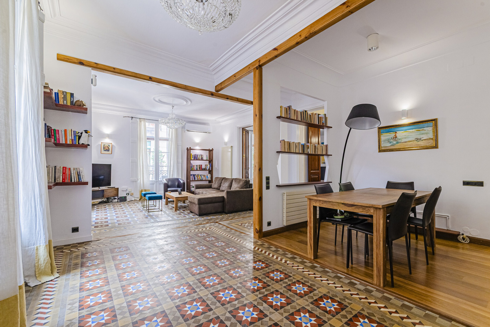  Large apartment with its own style in the oldest part of Barcelona - 物件實景