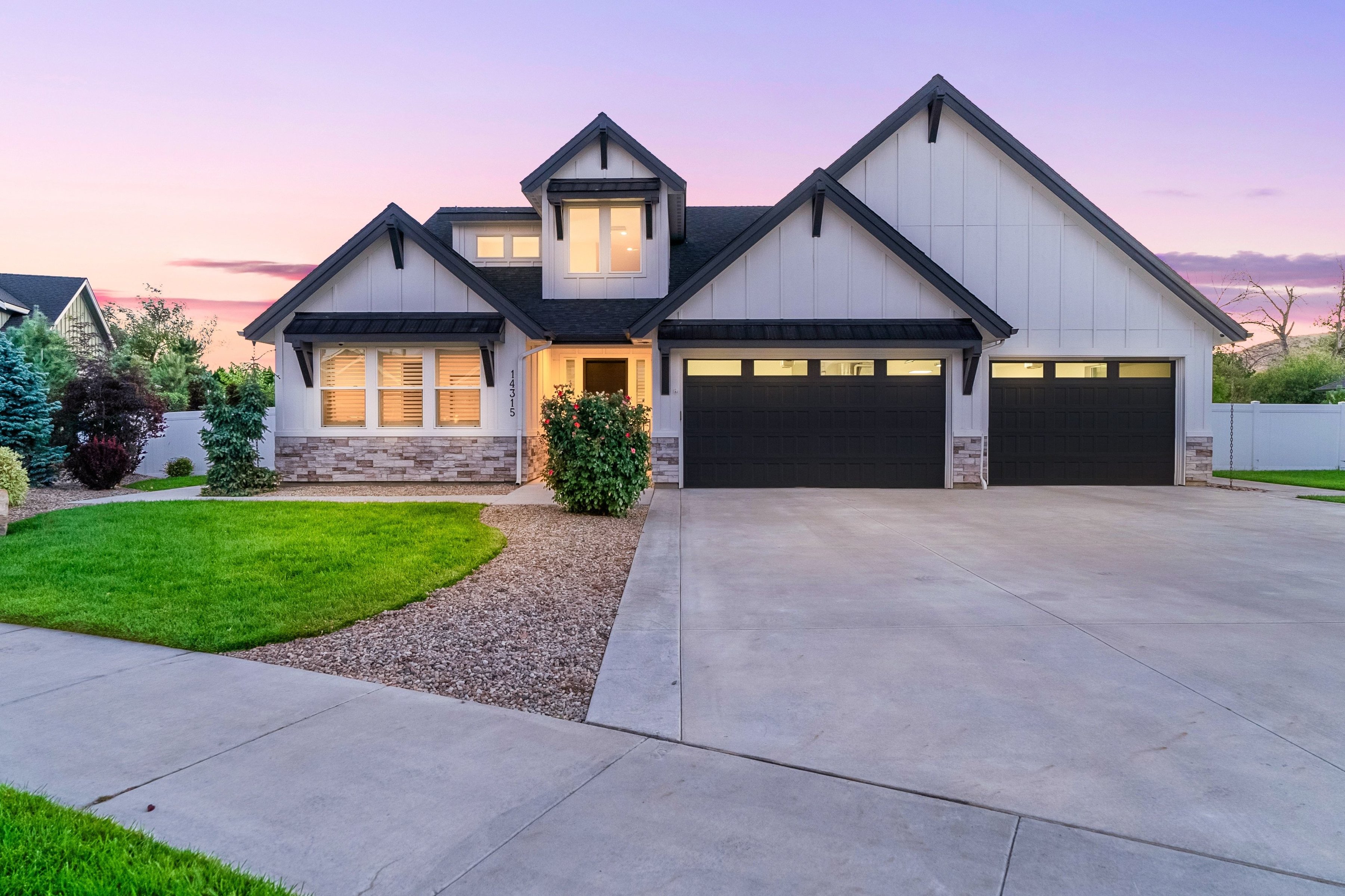  Refined Half-Acre Estate with Dual Kitchens & Open Space Backdrop - 物件實景