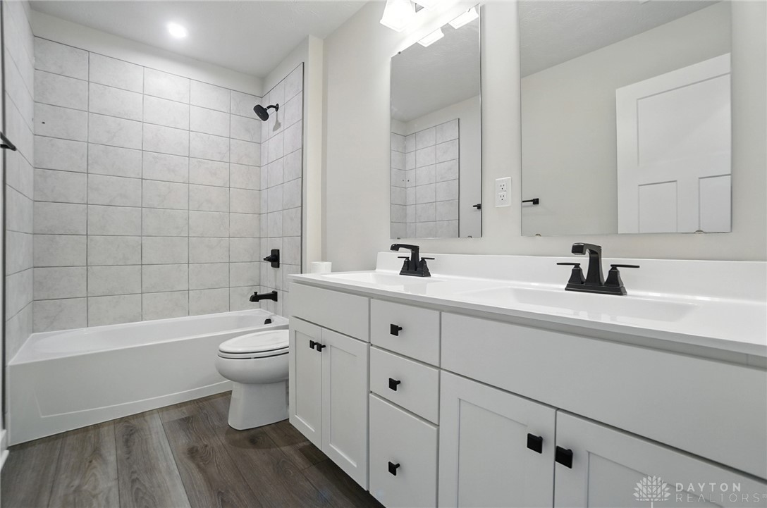 Xenia, Ohio, 45385, United States, 3 Bedrooms Bedrooms, ,4 BathroomsBathrooms,Residential,For Sale,1917092