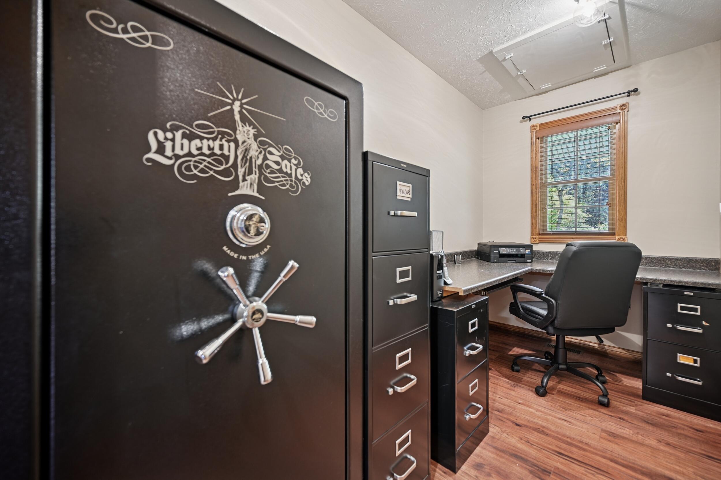 Burlington, Kentucky, 41005, United States, 3 Bedrooms Bedrooms, ,2 BathroomsBathrooms,Residential,For Sale,1989647