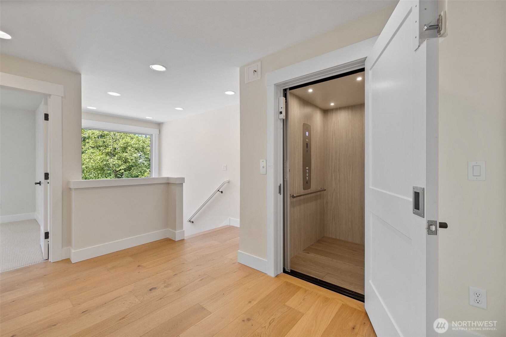 Bellevue, Washington, 98007, United States, 5 Bedrooms Bedrooms, ,4 BathroomsBathrooms,Residential,For Sale,1836661