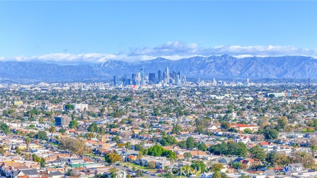 Los Angeles, California, 90047, United States, 5 Bedrooms Bedrooms, ,Residential,For Sale,2009243