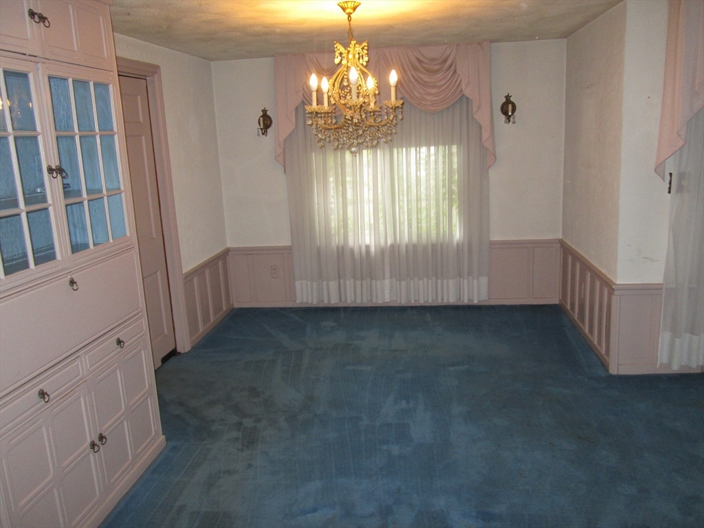 Melrose, Massachusetts, 02176, United States, 4 Bedrooms Bedrooms, ,2 BathroomsBathrooms,Residential,For Sale,1950992