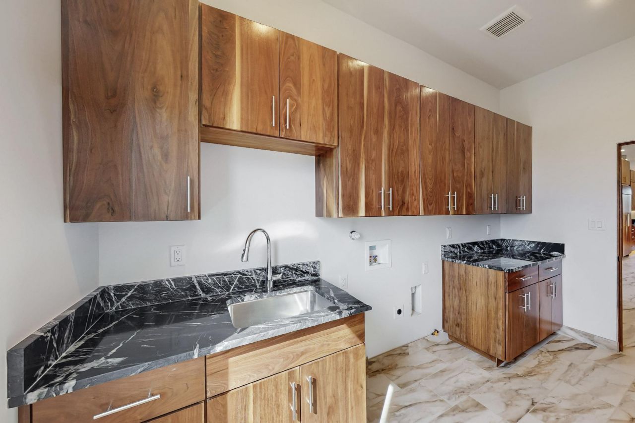 Placitas, New Mexico, 87043, United States, 3 Bedrooms Bedrooms, ,4 BathroomsBathrooms,Residential,For Sale,1903548