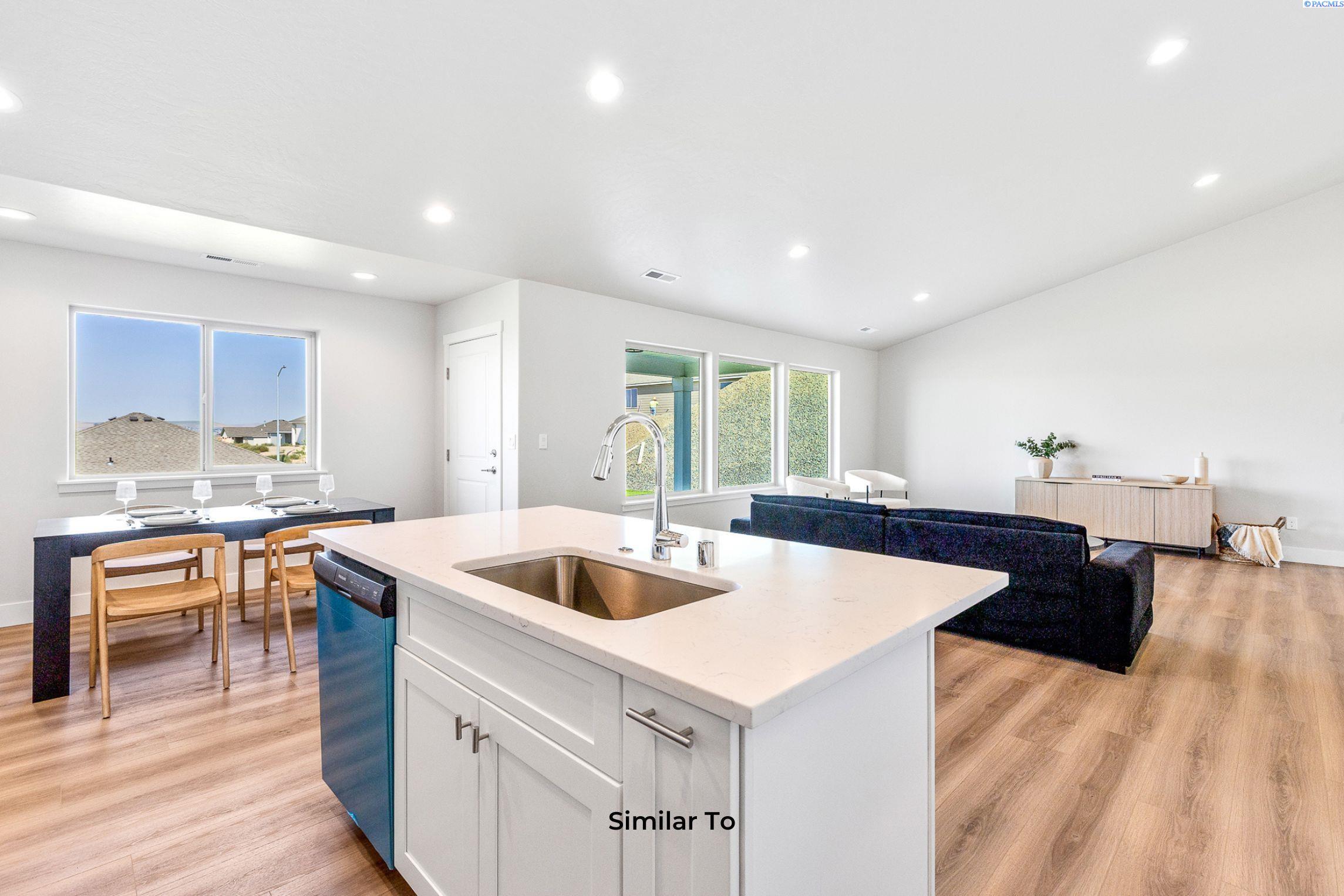 Kennewick, Washington, 99338, United States, 4 Bedrooms Bedrooms, ,1 BathroomBathrooms,Residential,For Sale,1957930