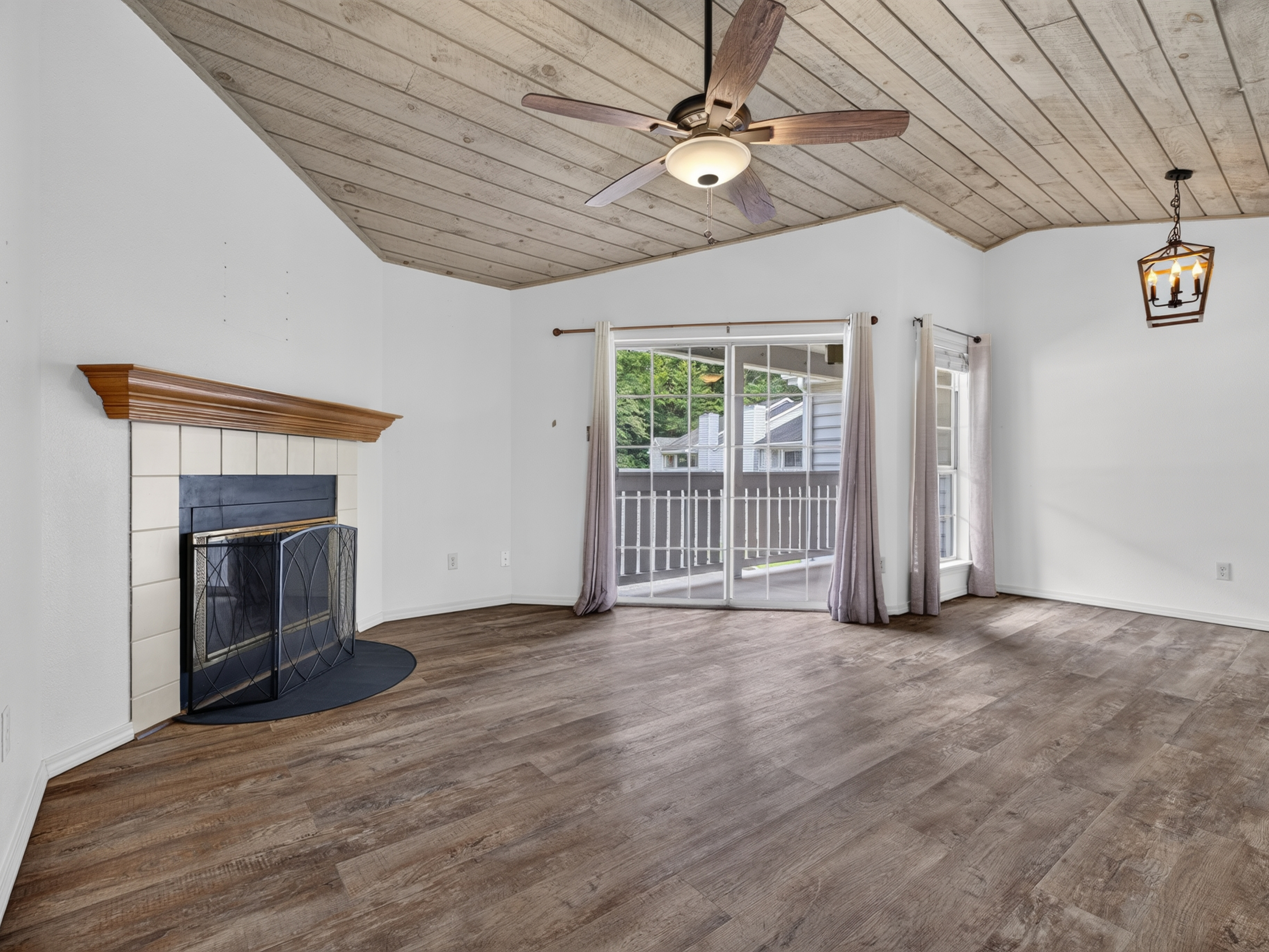  Your peaceful one-bedroom condo in The Hollow awaits. - 物件實景