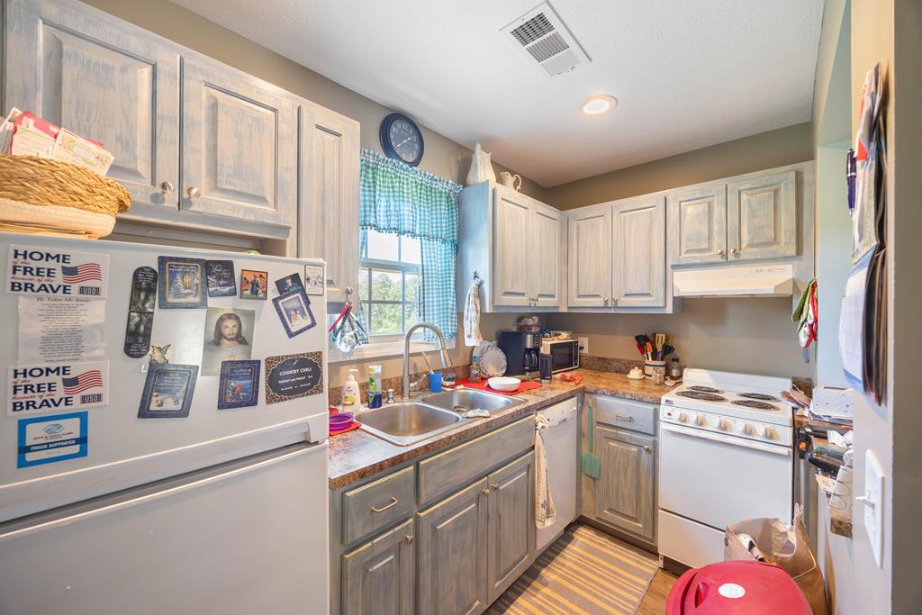 Junction City, Georgia, 31812, United States, 6 Bedrooms Bedrooms, ,5 BathroomsBathrooms,Residential,For Sale,1939165