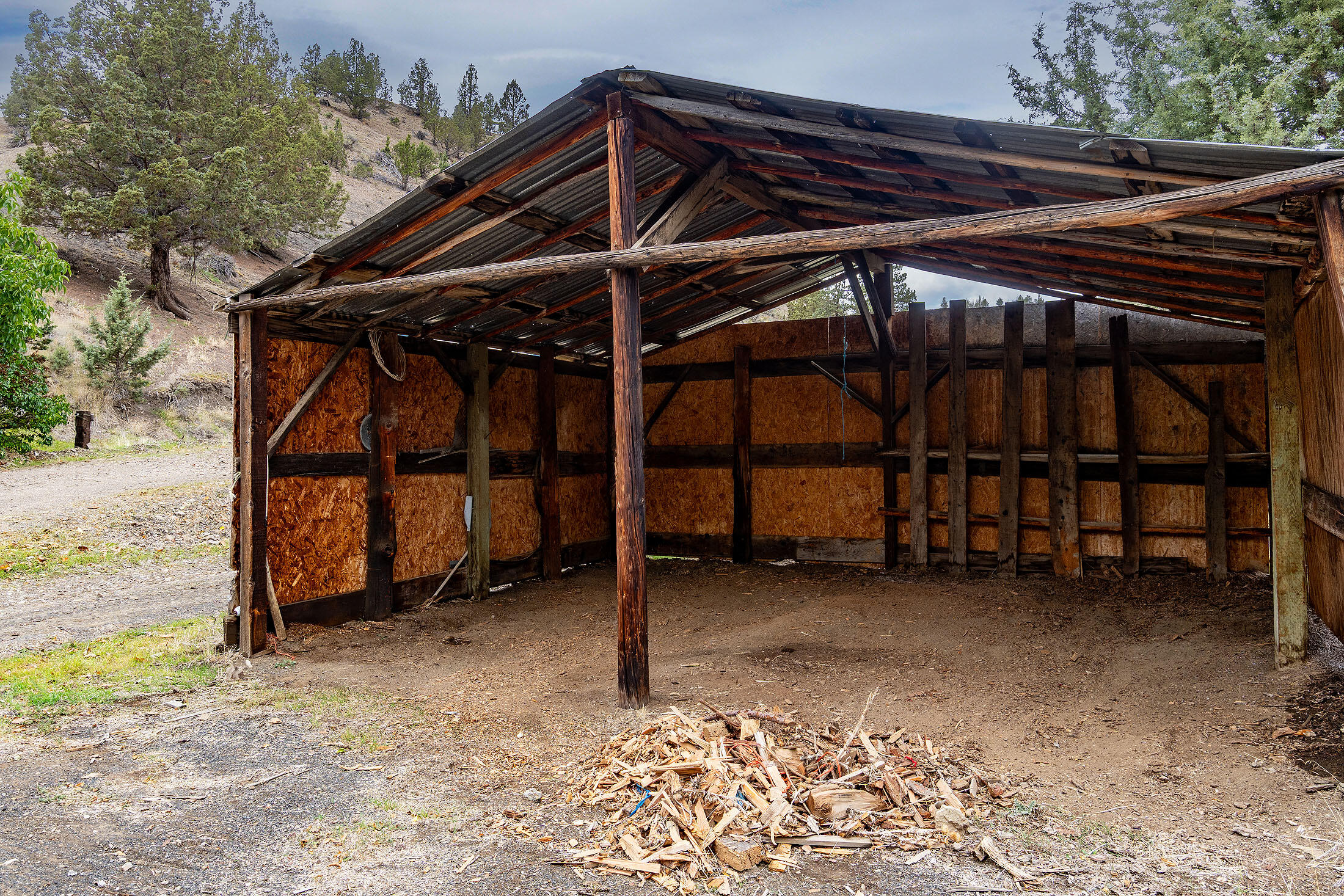 Mitchell, Oregon, 97750, United States, 3 Bedrooms Bedrooms, ,2 BathroomsBathrooms,Residential,For Sale,1965527