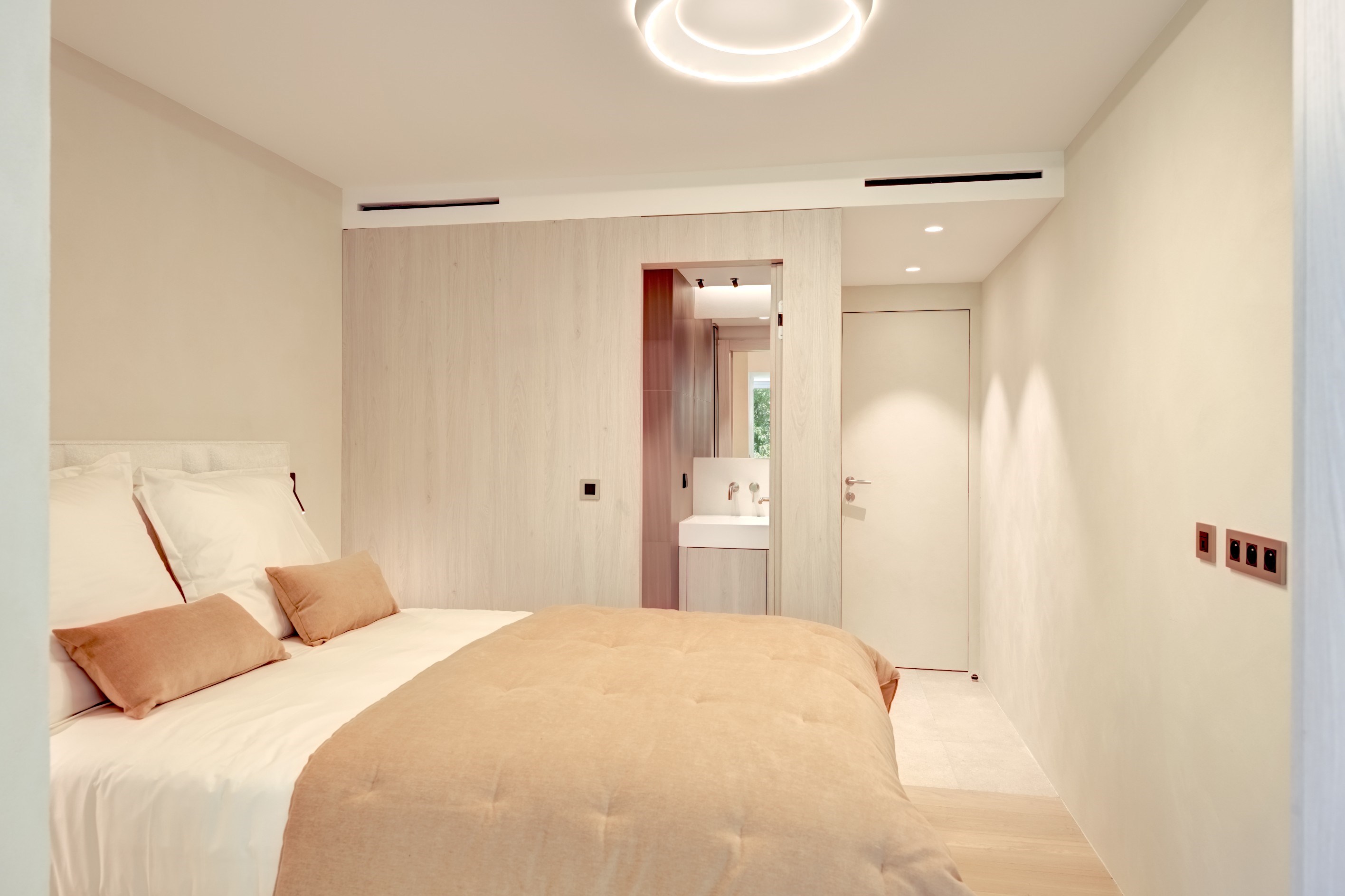  Renovated 113 sqm apartment with terrace and partial sea view - residence with … - 物件實景