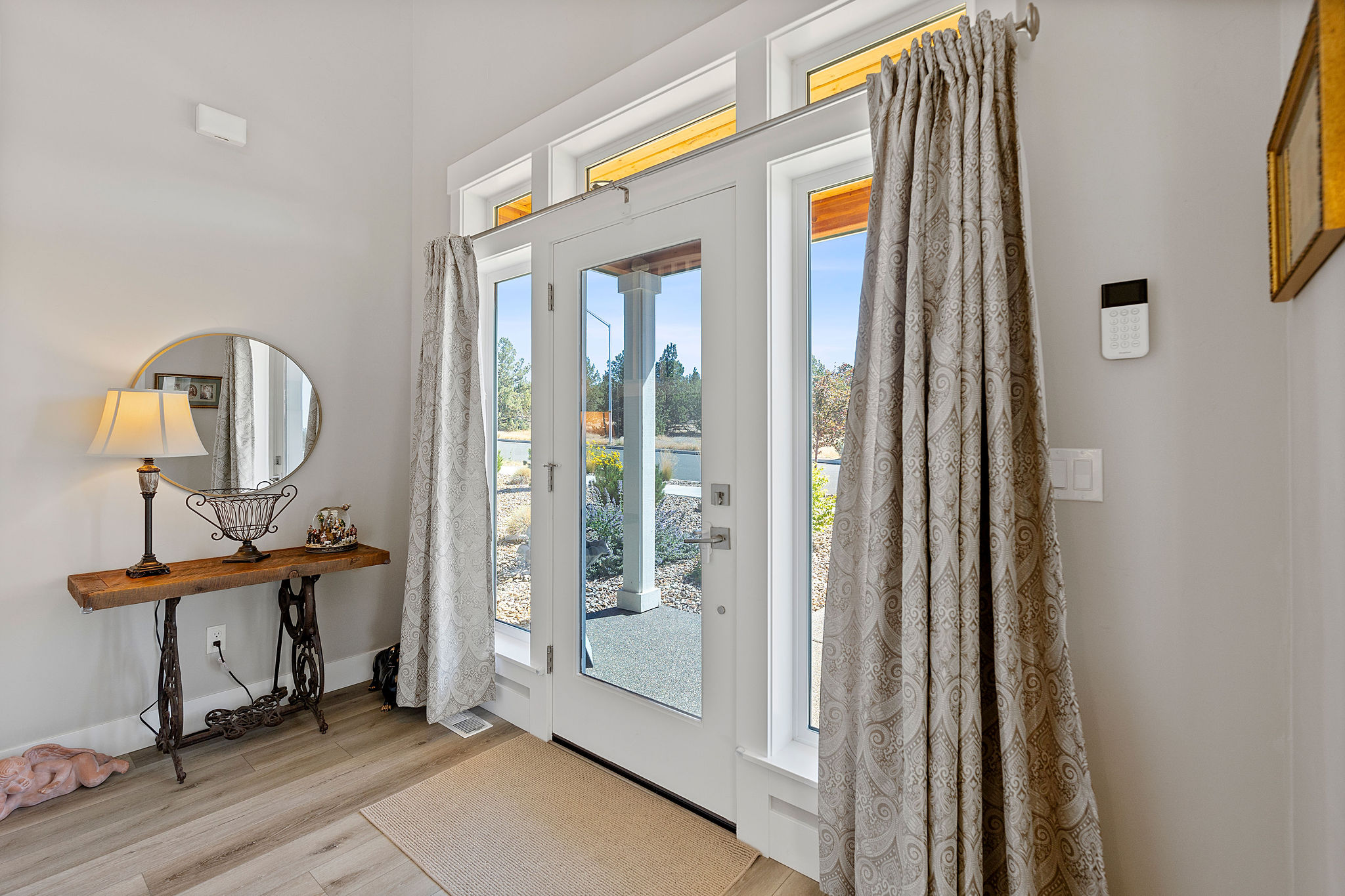 Redmond, Oregon, 97756, United States, 3 Bedrooms Bedrooms, ,3 BathroomsBathrooms,Residential,For Sale,1896821