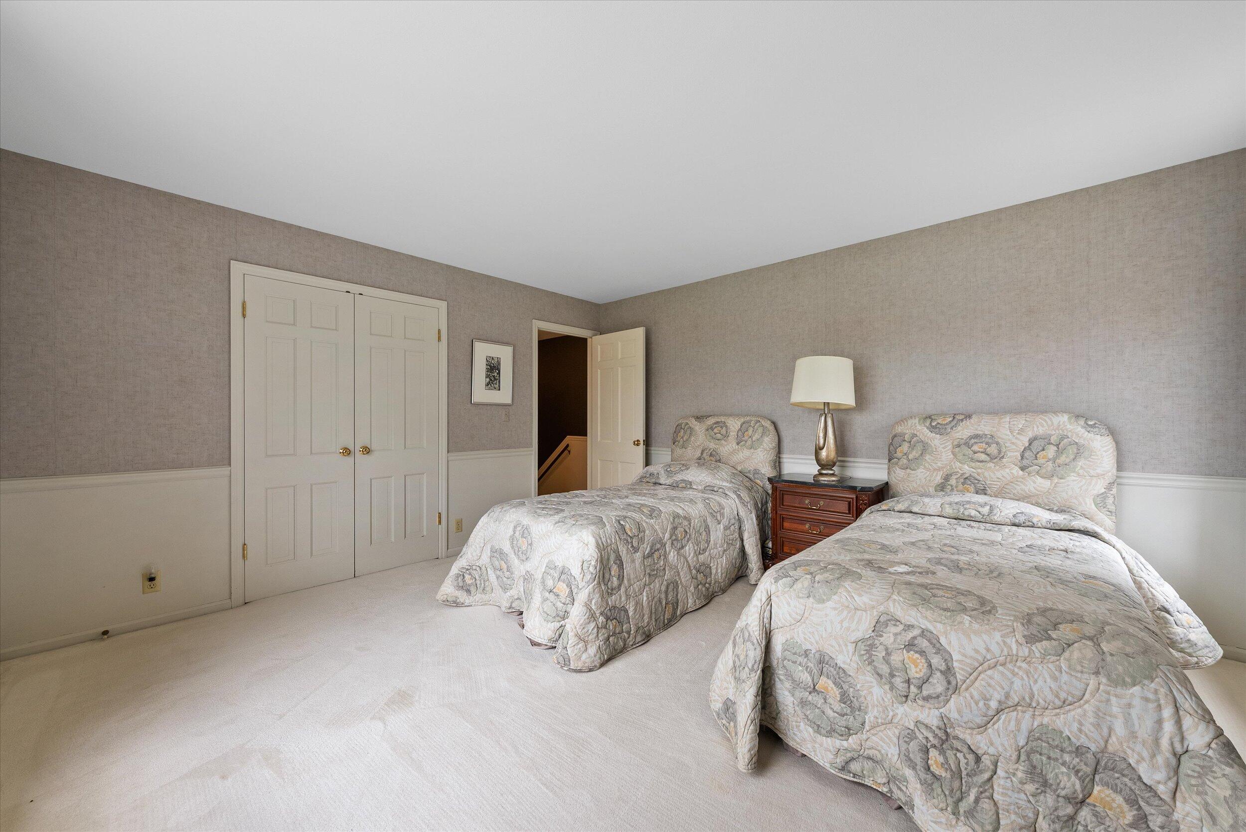 Mequon, Wisconsin, 53097, United States, 5 Bedrooms Bedrooms, ,5 BathroomsBathrooms,Residential,For Sale,1907648
