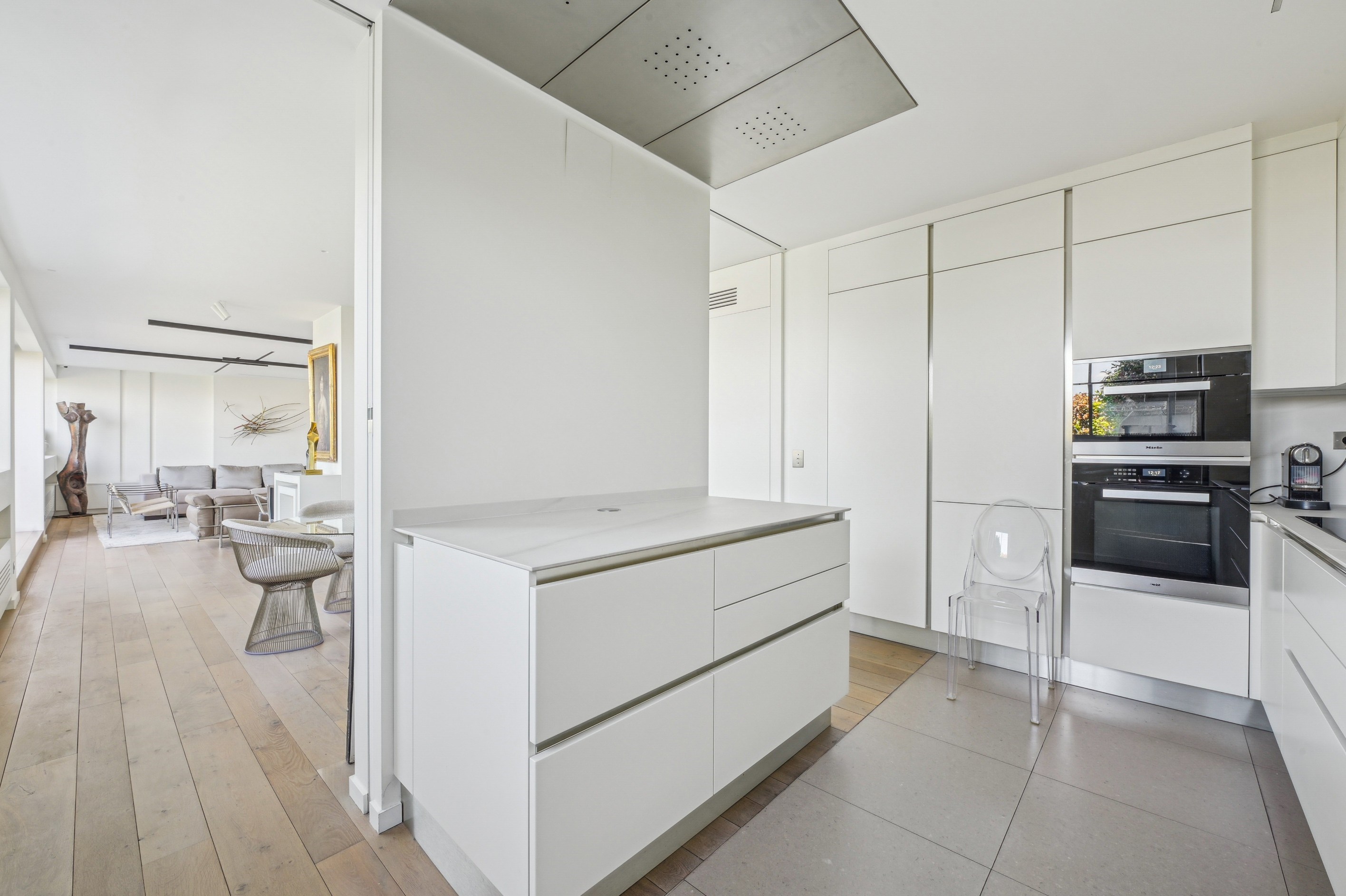  Elegant Pied-à-Terre with Expansive Terrace in Victor Hugo District - 物件實景