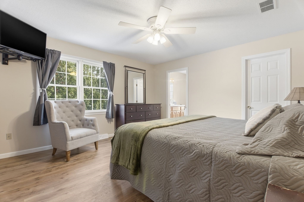 Southwick, Massachusetts, 01077, United States, 4 Bedrooms Bedrooms, ,3 BathroomsBathrooms,Residential,For Sale,2002928