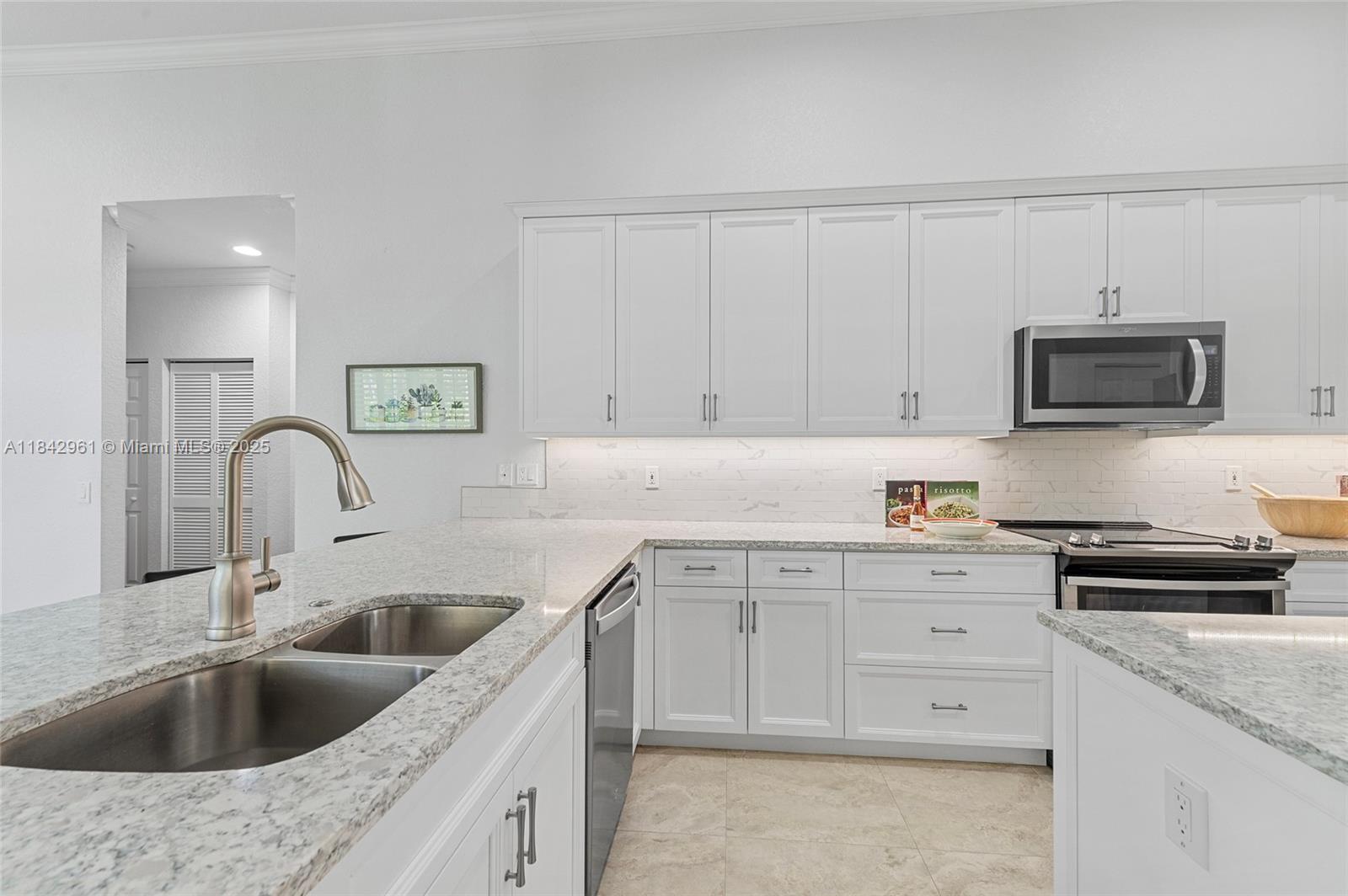 Weston, Florida, 33327, United States, 4 Bedrooms Bedrooms, ,4 BathroomsBathrooms,Residential,For Sale,1900918
