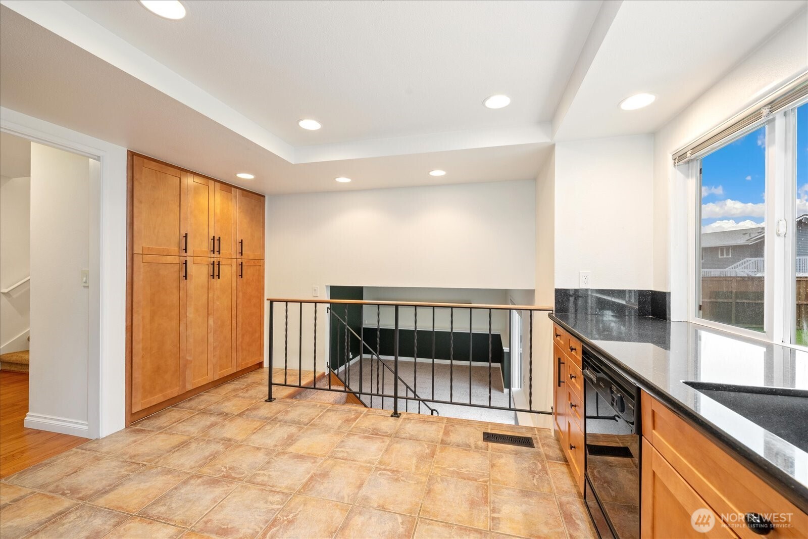 Renton, Washington, 98059, United States, 4 Bedrooms Bedrooms, ,1 BathroomBathrooms,Residential,For Sale,1989503