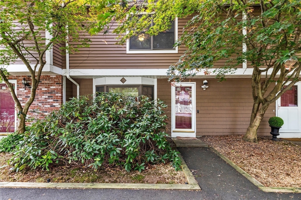 Malden, Massachusetts, 02148, United States, 2 Bedrooms Bedrooms, ,2 BathroomsBathrooms,Residential,For Sale,1974371