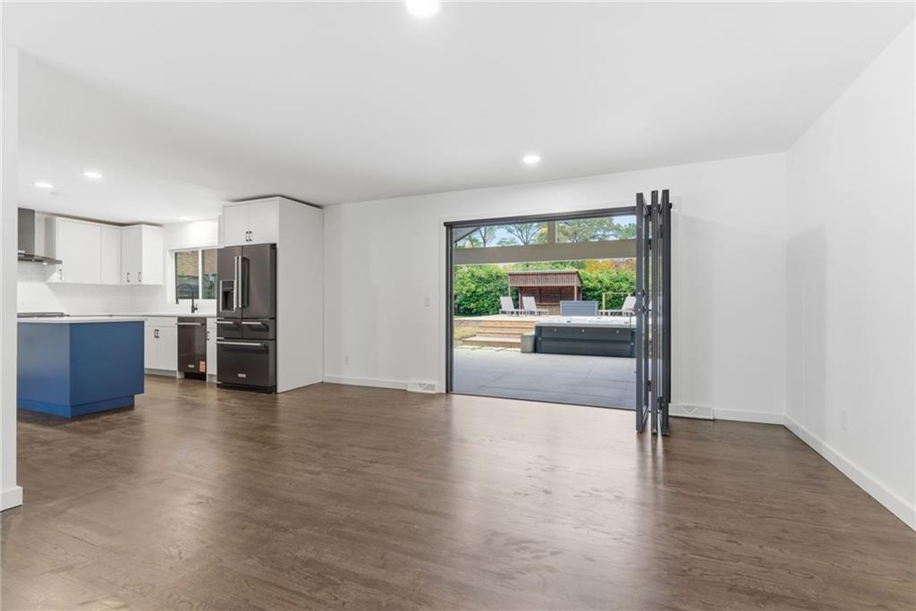 Marietta, Georgia, 30060, United States, 3 Bedrooms Bedrooms, ,2 BathroomsBathrooms,Residential,For Sale,1988888