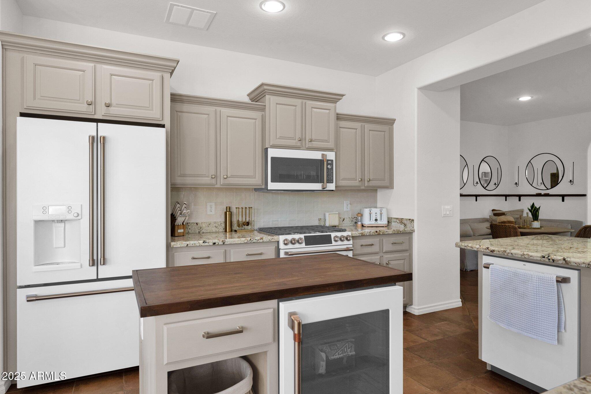 Queen Creek, Arizona, 85140, United States, 2 Bedrooms Bedrooms, ,Residential,For Sale,1821338