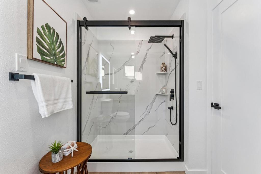 San Leandro, California, 94577, United States, 3 Bedrooms Bedrooms, ,2 BathroomsBathrooms,Residential,For Sale,2008964