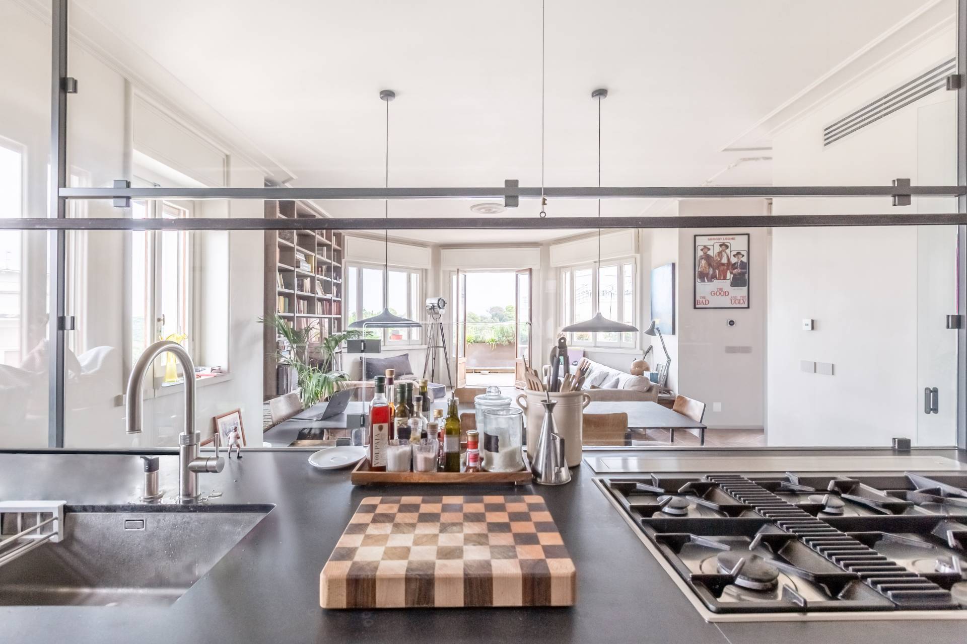 Roma, Roma, 00100, IT, 3 Bedrooms Bedrooms, ,4 BathroomsBathrooms,Residential,For Sale,1949736