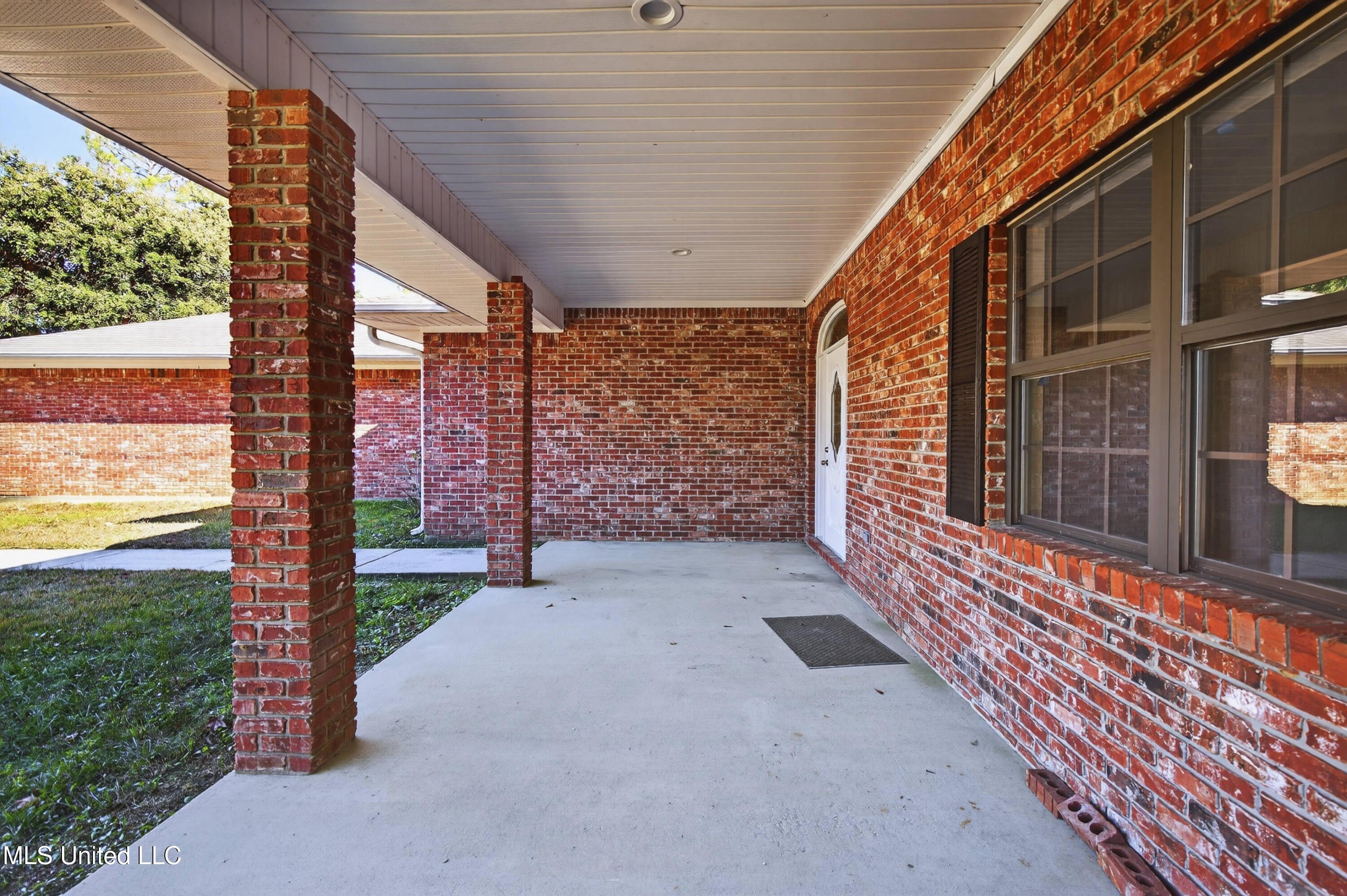 Gulfport, Mississippi, 39503, United States, 5 Bedrooms Bedrooms, ,5 BathroomsBathrooms,Residential,For Sale,2009063