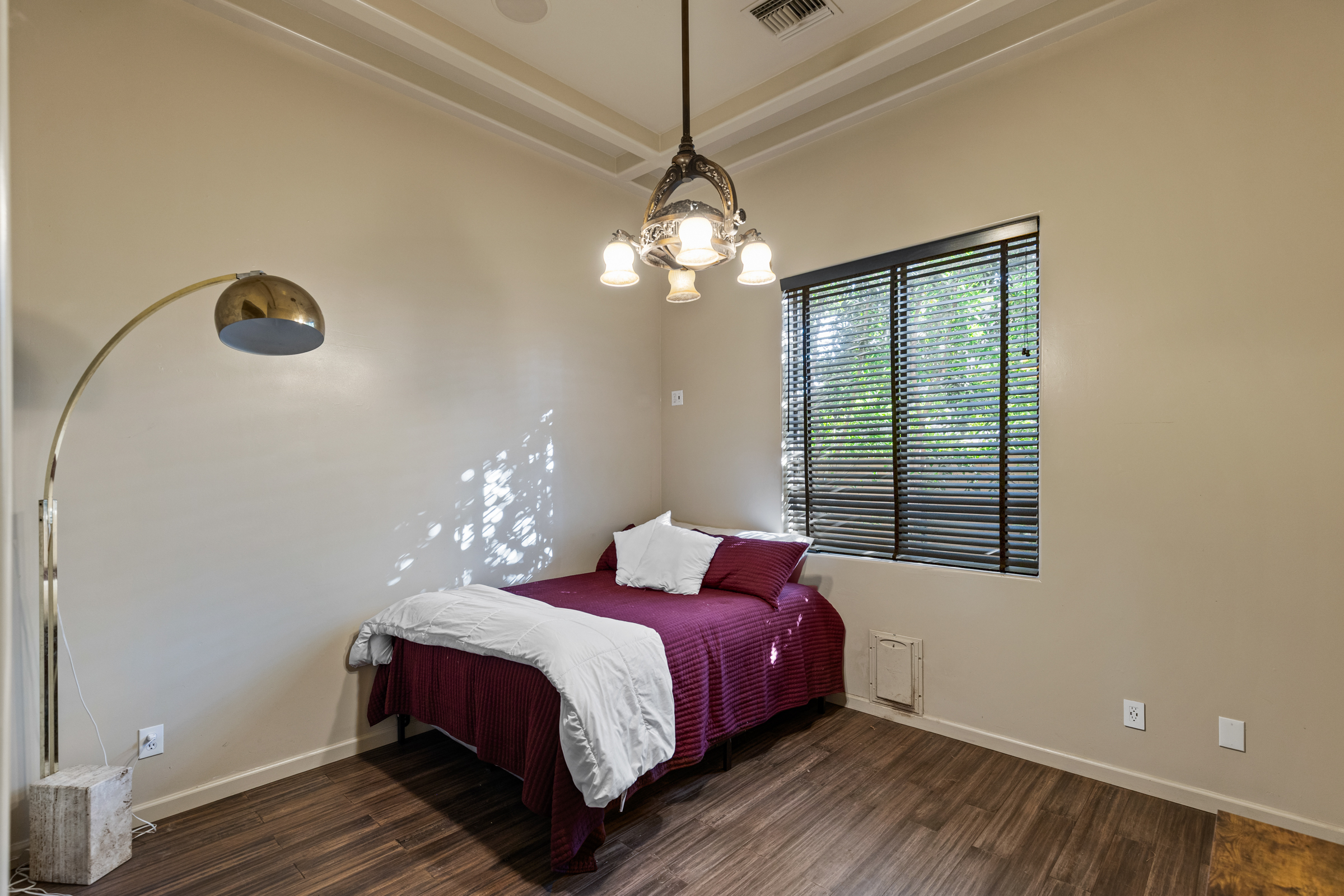 Tempe, Arizona, 85284, United States, 5 Bedrooms Bedrooms, ,3 BathroomsBathrooms,Residential,For Sale,1989924