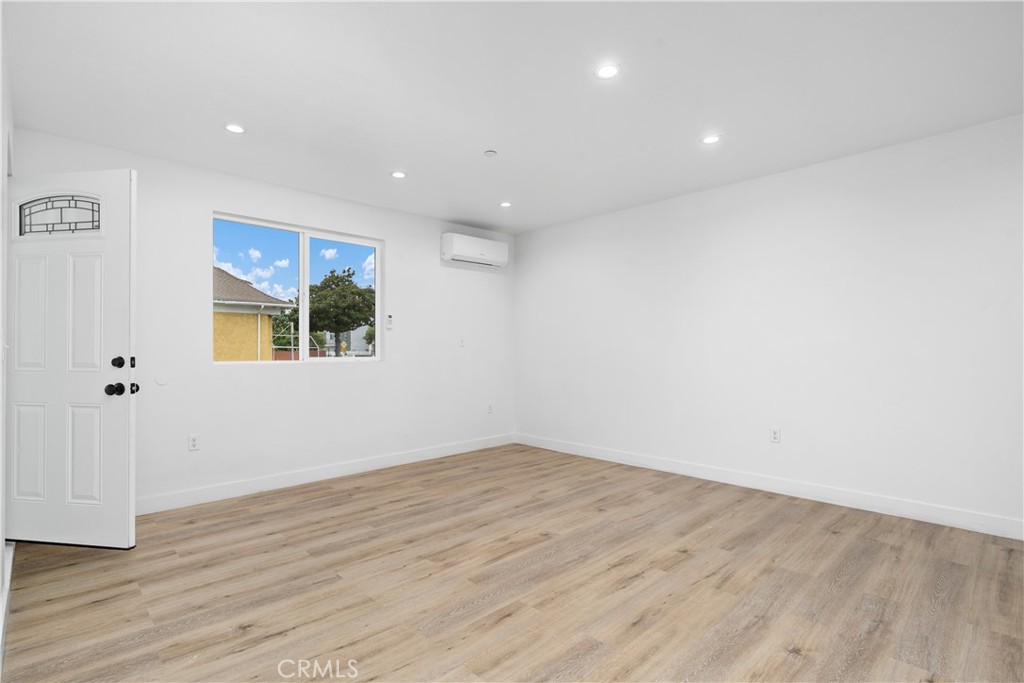 Los Angeles, California, 90011, United States, ,Residential,For Sale,1991089