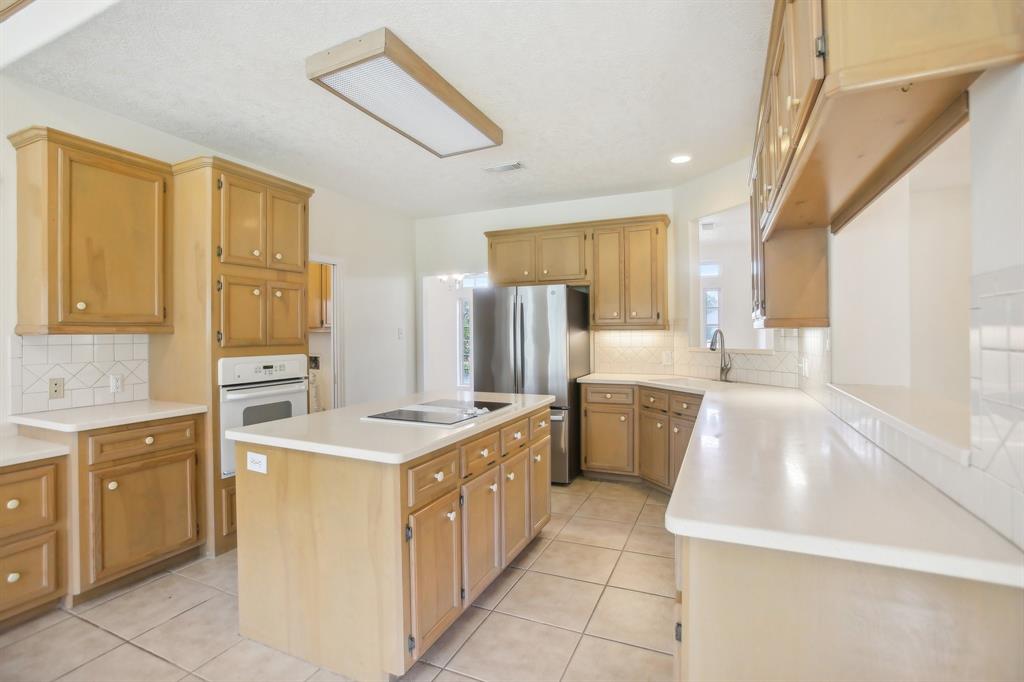 1418 Magnolia Bend W, Baytown, Texas, 77523, United States, 3 Bedrooms Bedrooms, ,3 BathroomsBathrooms,Residential,For Sale,1418 Magnolia Bend W,1616433