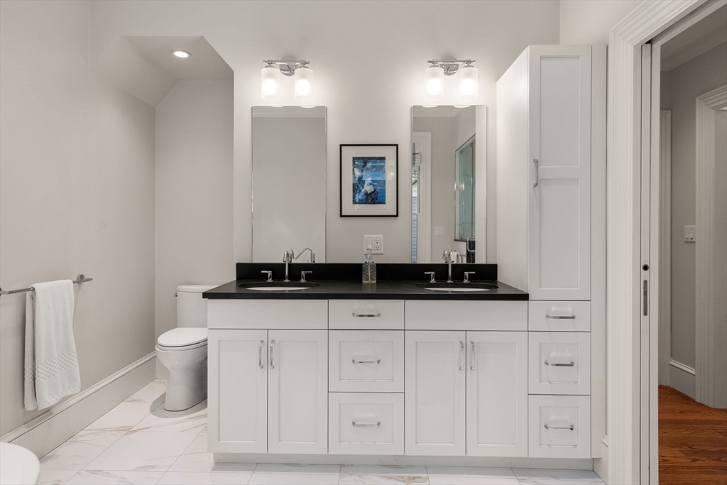 Cambridge, Massachusetts, 02140, United States, 4 Bedrooms Bedrooms, ,4 BathroomsBathrooms,Residential,For Sale,1947050