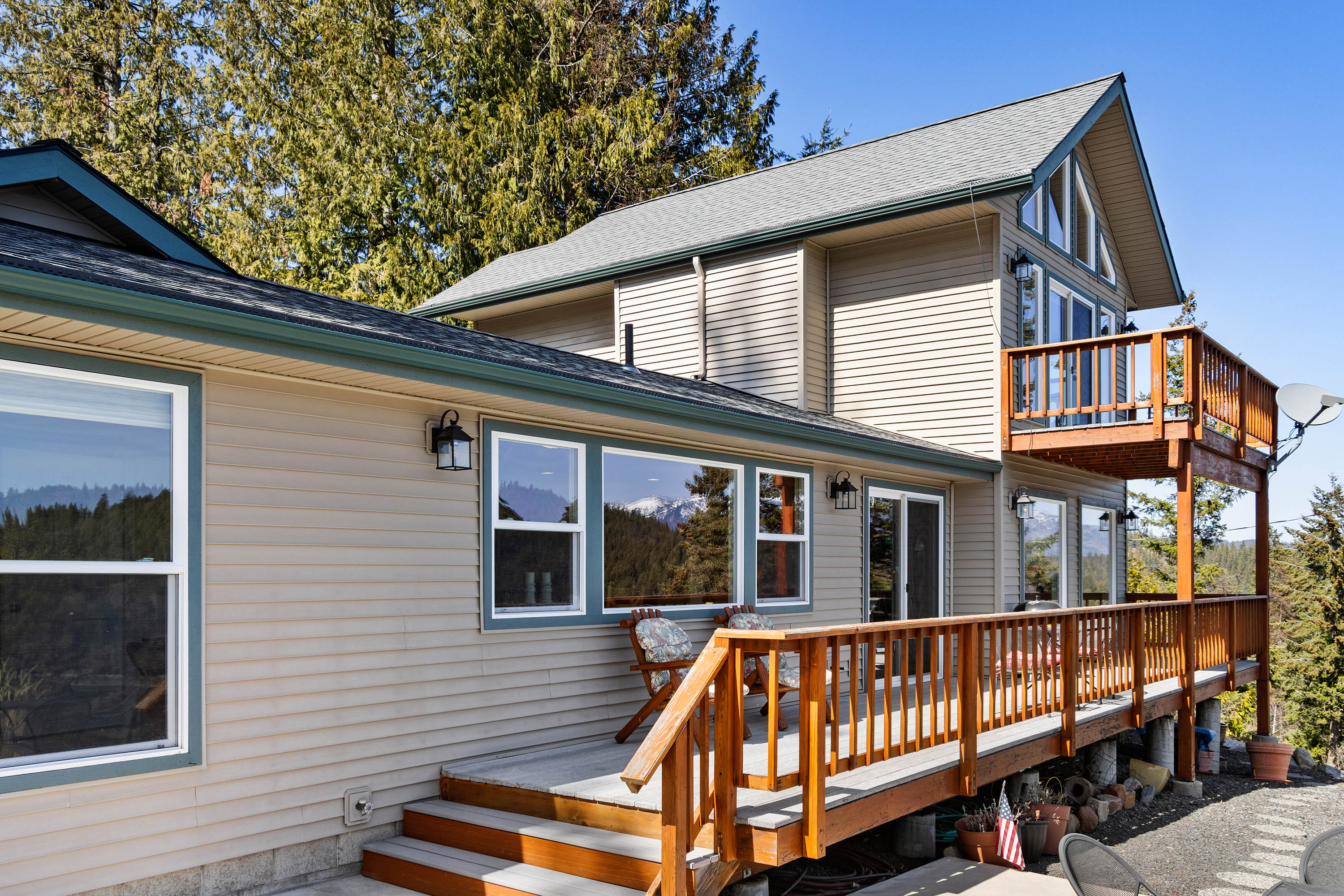Sagle, Idaho, 83860, United States, 3 Bedrooms Bedrooms, ,2 BathroomsBathrooms,Residential,For Sale,1764165