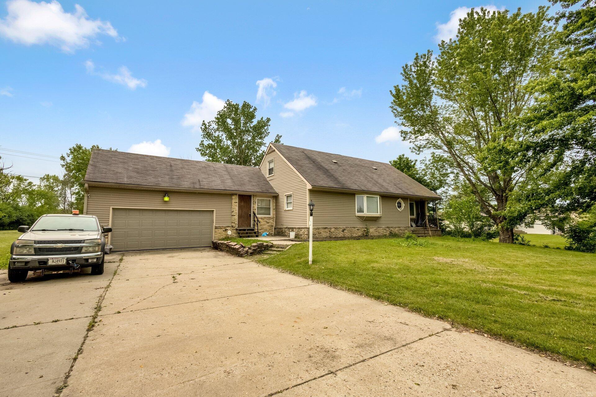 Milwaukee, Wisconsin, 53224, United States, 5 Bedrooms Bedrooms, ,4 BathroomsBathrooms,Residential,For Sale,1857409