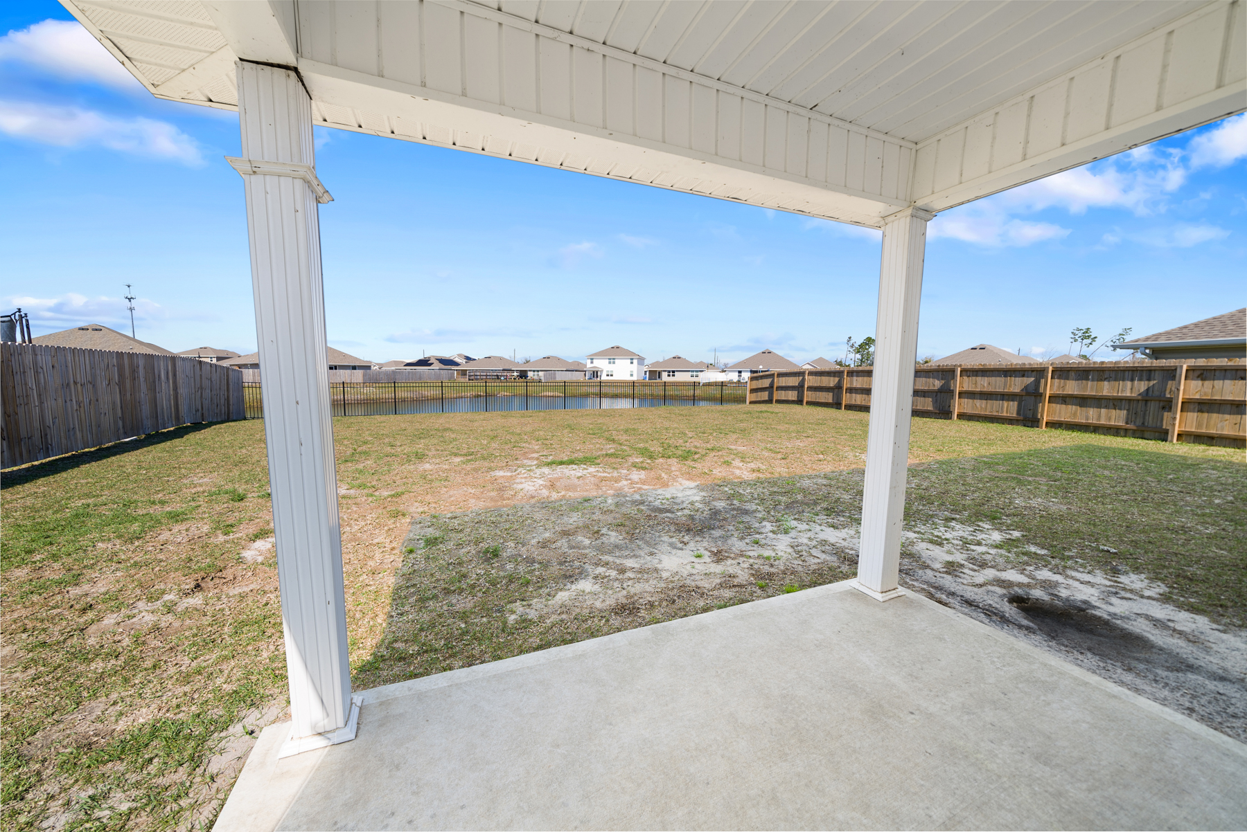  Thoughtfully Designed Residence With Fenced Backyard Near Tyndall AFB - 物件實景