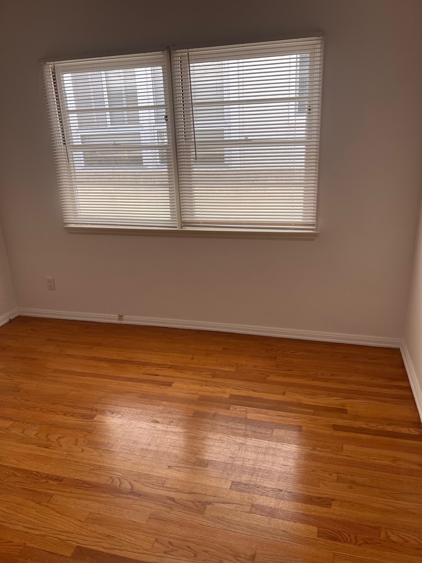  10612 Wilkins Ave - 物件實景