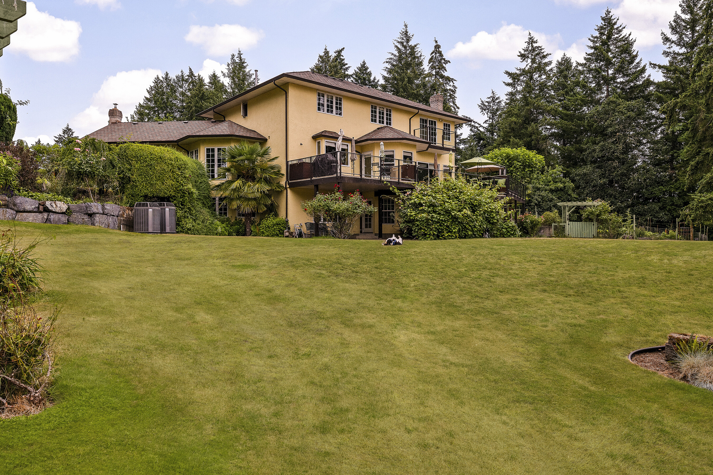  Remarkable Lakefront Estate - 物件實景