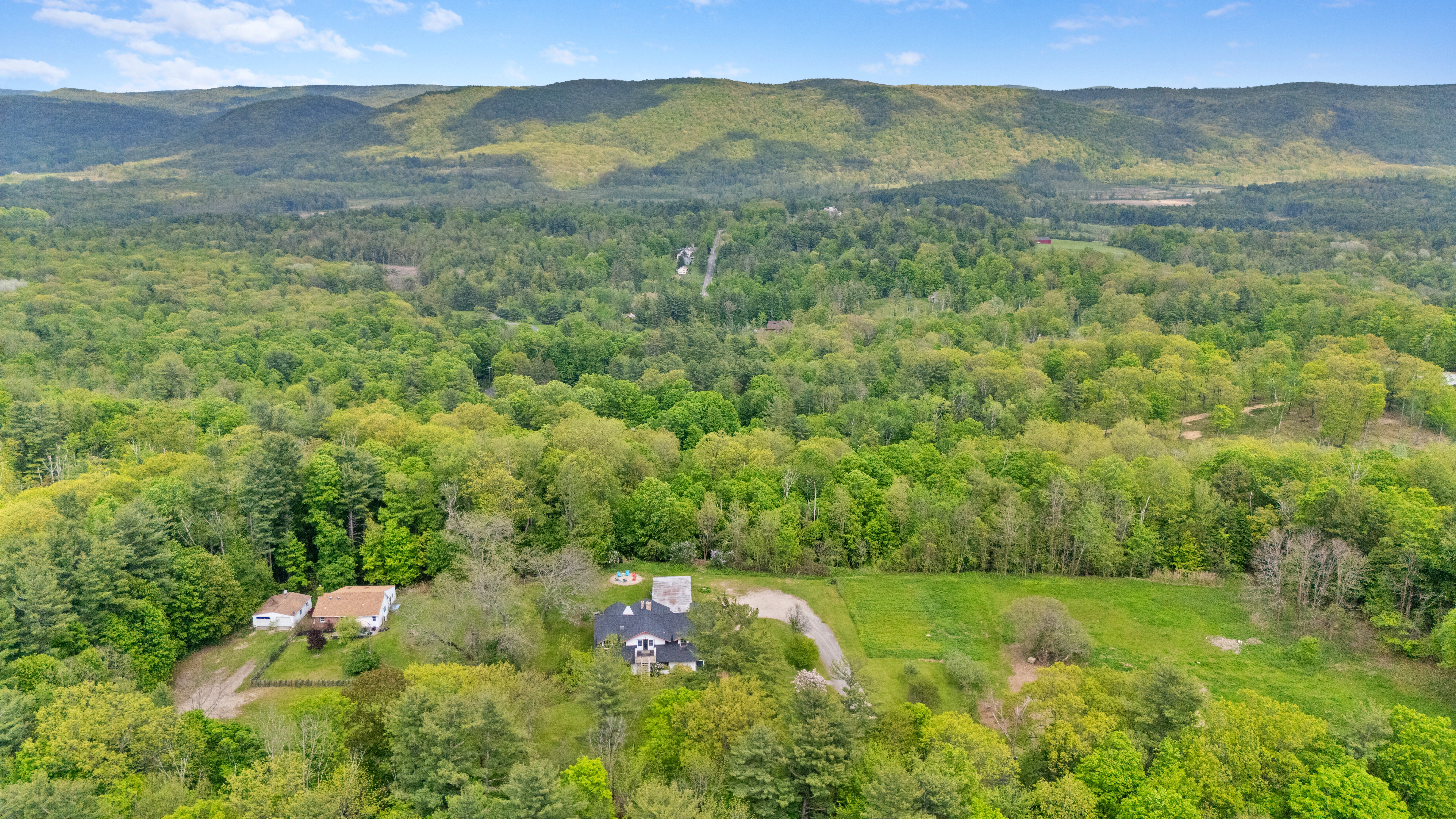  Just One Mile From the Heart of Lenox, Nearly 36 Acres Await Your Next Chapter - 物件實景