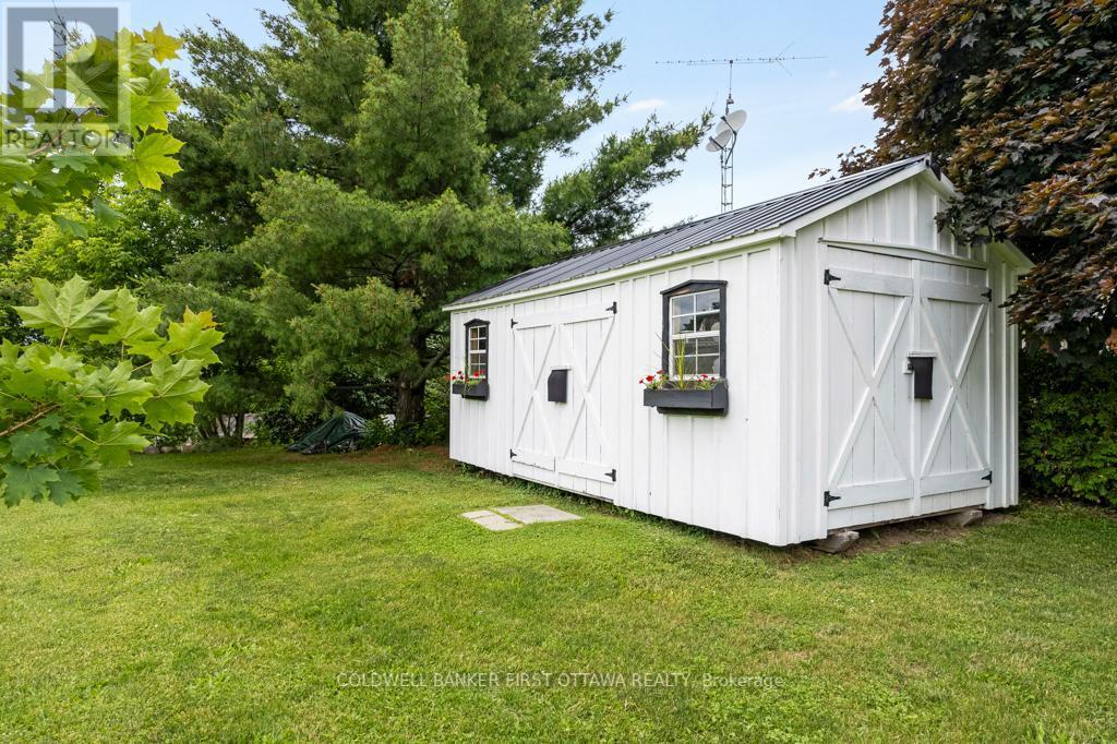 RIDEAU LAKES, Ontario, K0G 1V0, CA, 3 Bedrooms Bedrooms, ,2 BathroomsBathrooms,Residential,For Sale,1947038