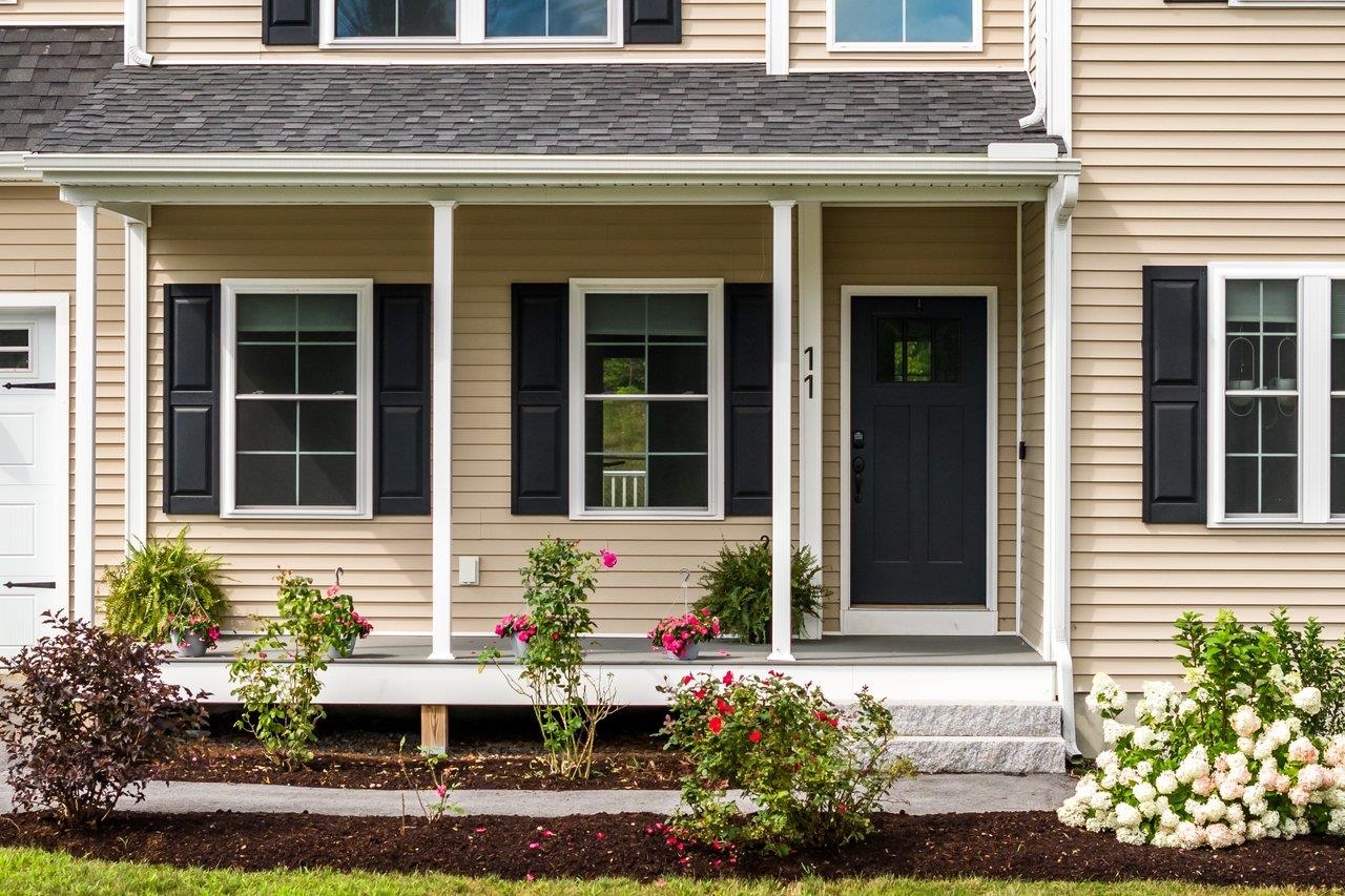 Weare, New Hampshire, 03281, United States, 4 Bedrooms Bedrooms, ,4 BathroomsBathrooms,Residential,For Sale,1908360
