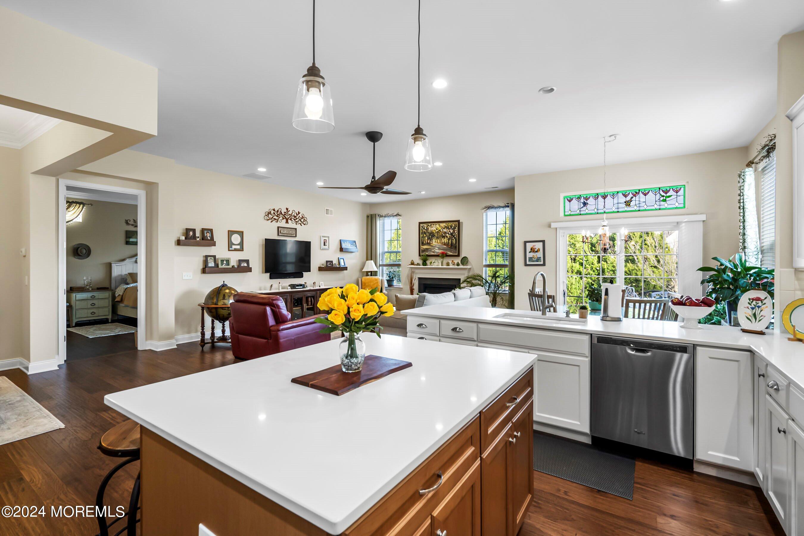 Forked River, New Jersey, 08731, United States, 2 Bedrooms Bedrooms, ,2 BathroomsBathrooms,Residential,For Sale,1921741