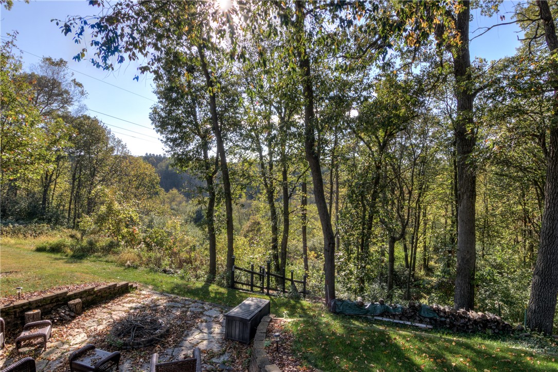 Eau Claire, Wisconsin, 54701, United States, 5 Bedrooms Bedrooms, ,4 BathroomsBathrooms,Residential,For Sale,1976179