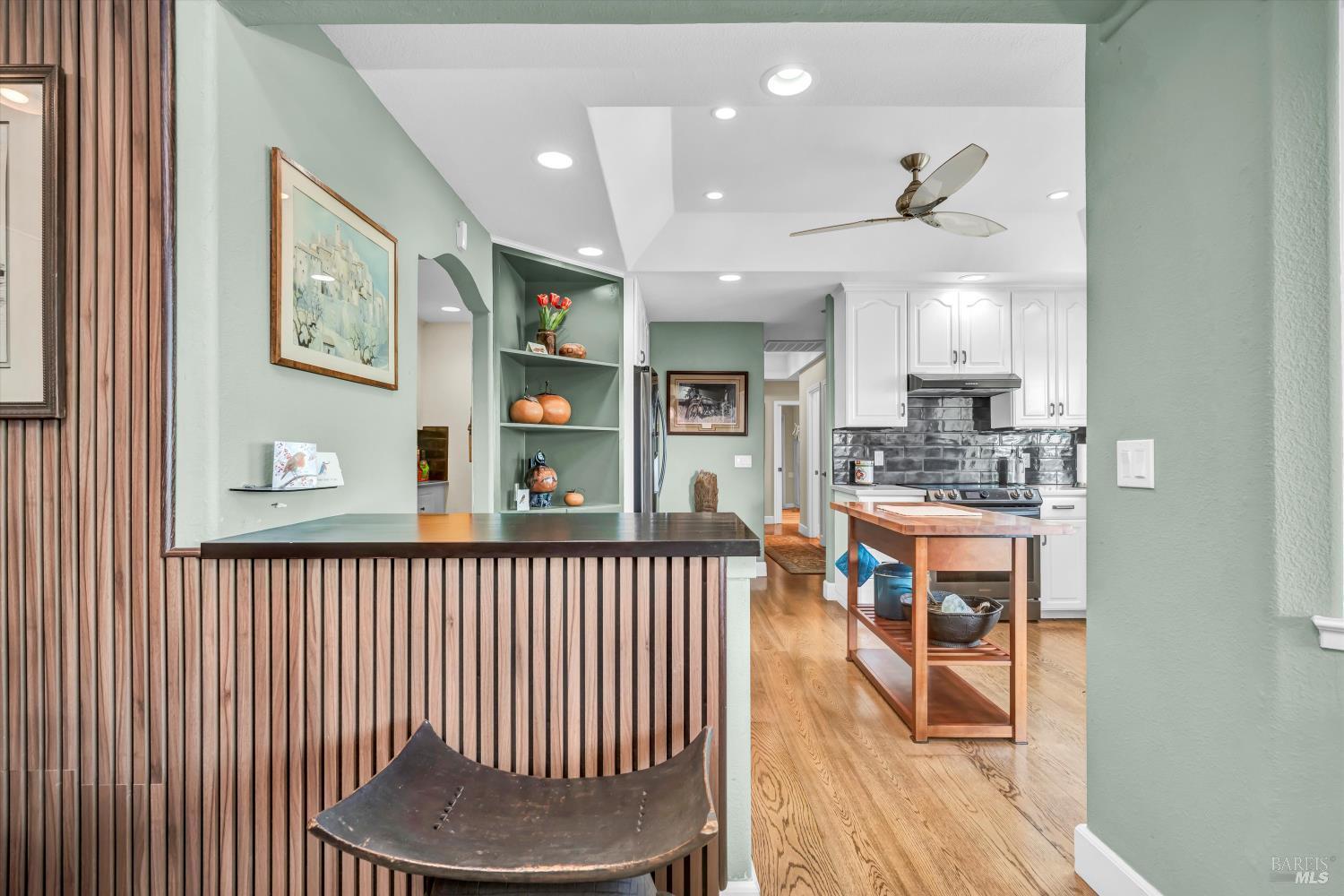 Nice, California, 95464, United States, 3 Bedrooms Bedrooms, ,4 BathroomsBathrooms,Residential,For Sale,1974122