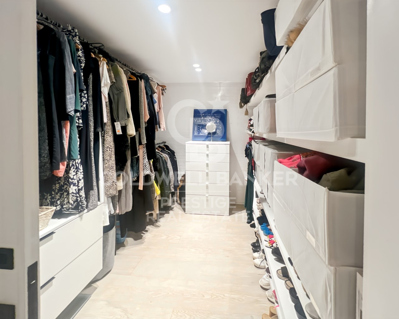 Barcelona, Catalonia, ES, 3 Bedrooms Bedrooms, ,3 BathroomsBathrooms,Residential,For Sale,1807120