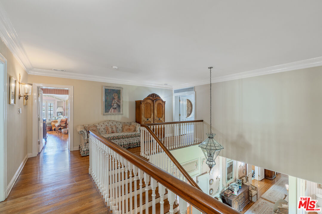 Los Angeles, California, 90004, United States, 6 Bedrooms Bedrooms, ,7 BathroomsBathrooms,Residential,For Sale,1907510